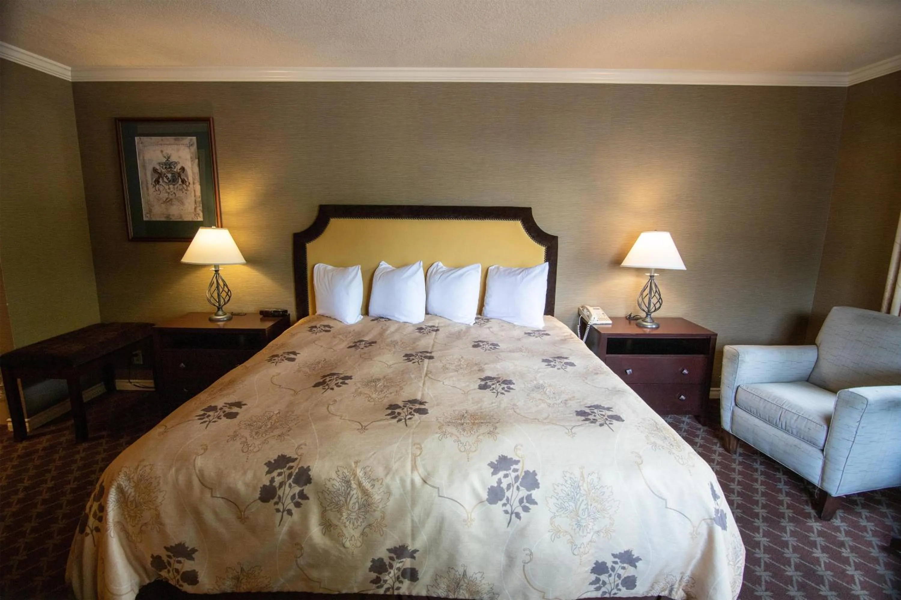 Bedroom, Bed in The Bard's Inn - BW Signature Collection by Best Western