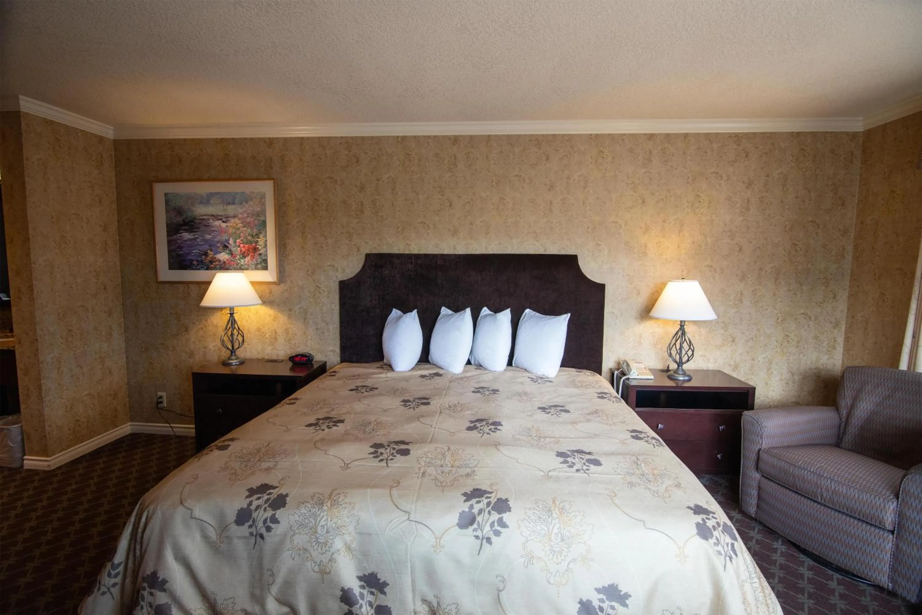 Bedroom, Bed in The Bard's Inn - BW Signature Collection by Best Western