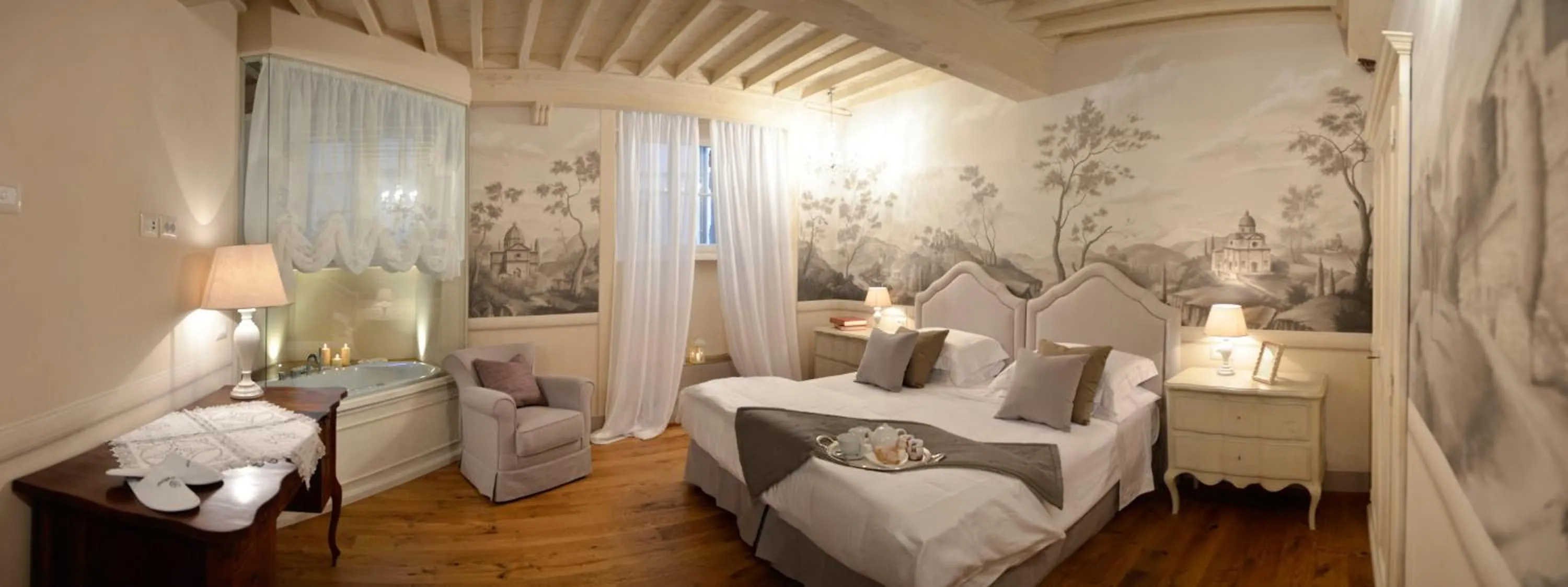 Hot Tub, Bed in La Corte Di Ambra