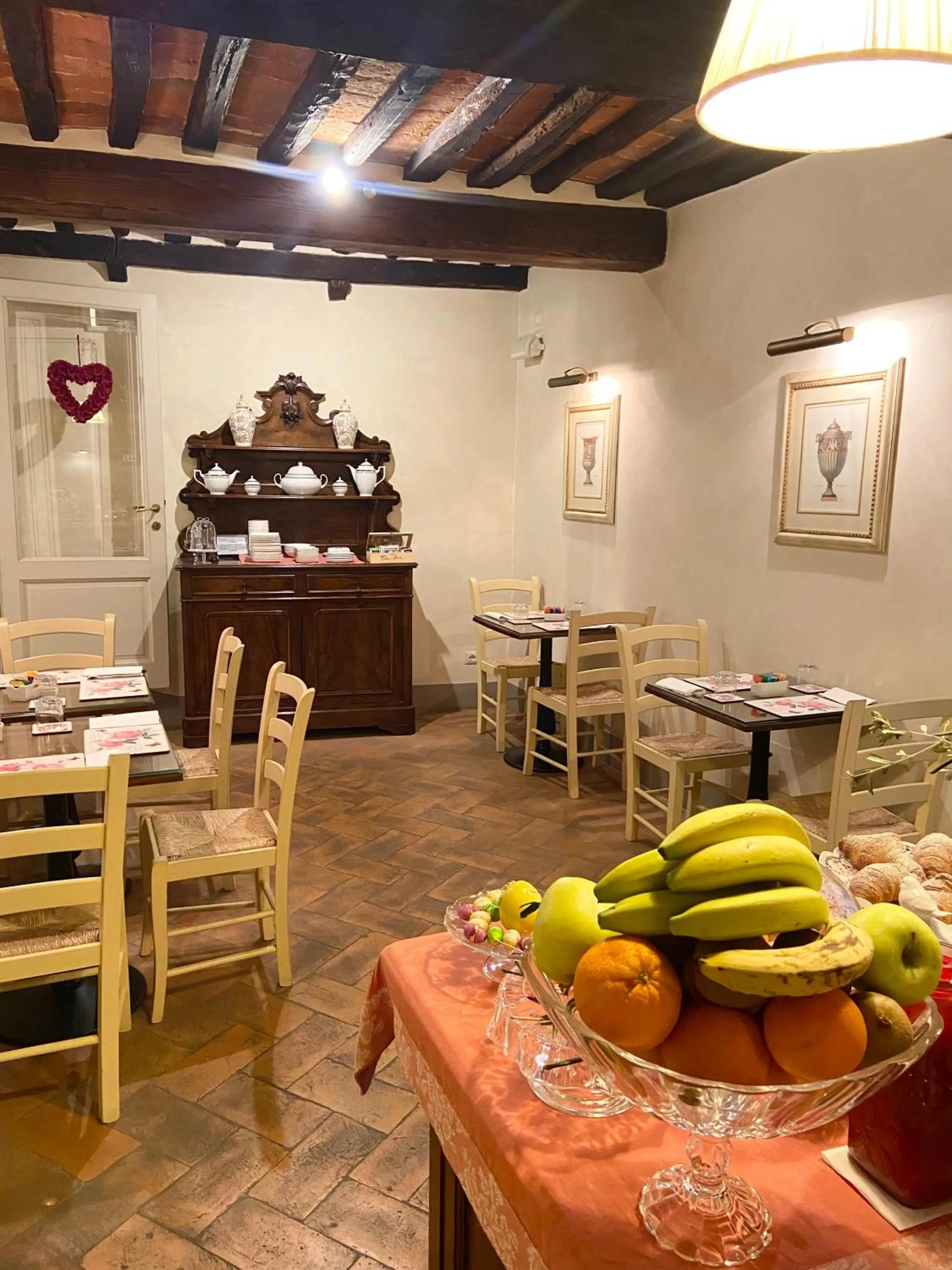 Restaurant/places to eat in La Corte Di Ambra