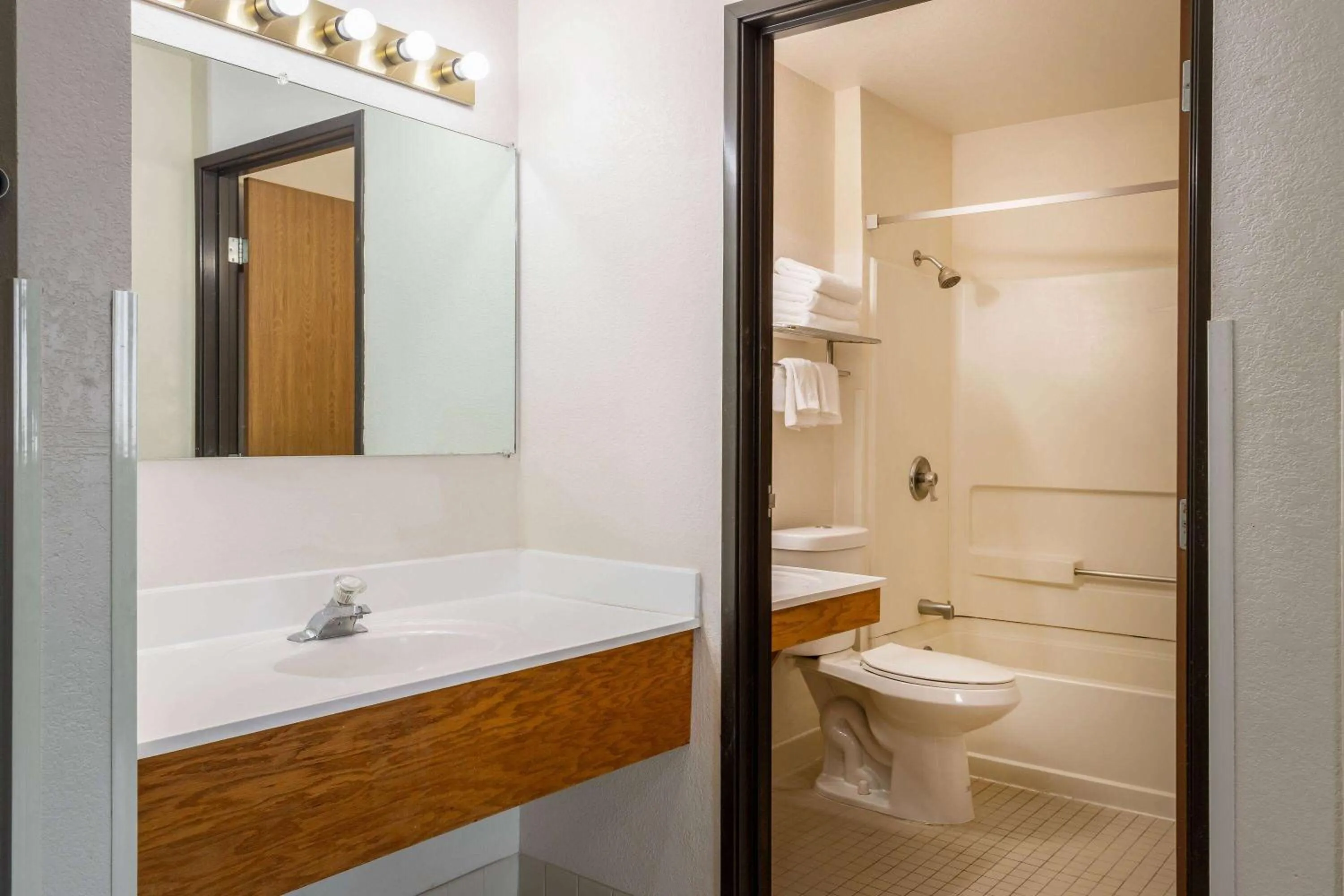 TV and multimedia in Super 8 by Wyndham Pendleton