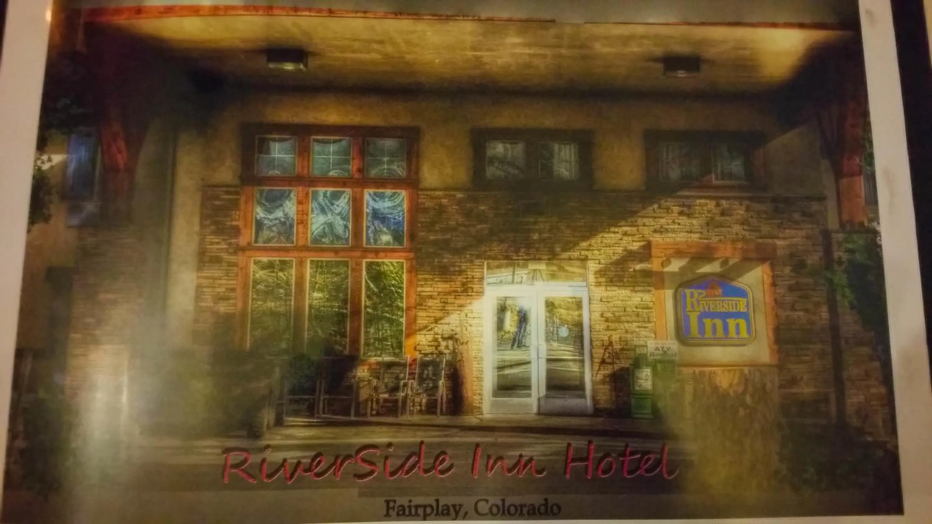 Facade/entrance in A Riverside Inn Travelodge by Wyndham