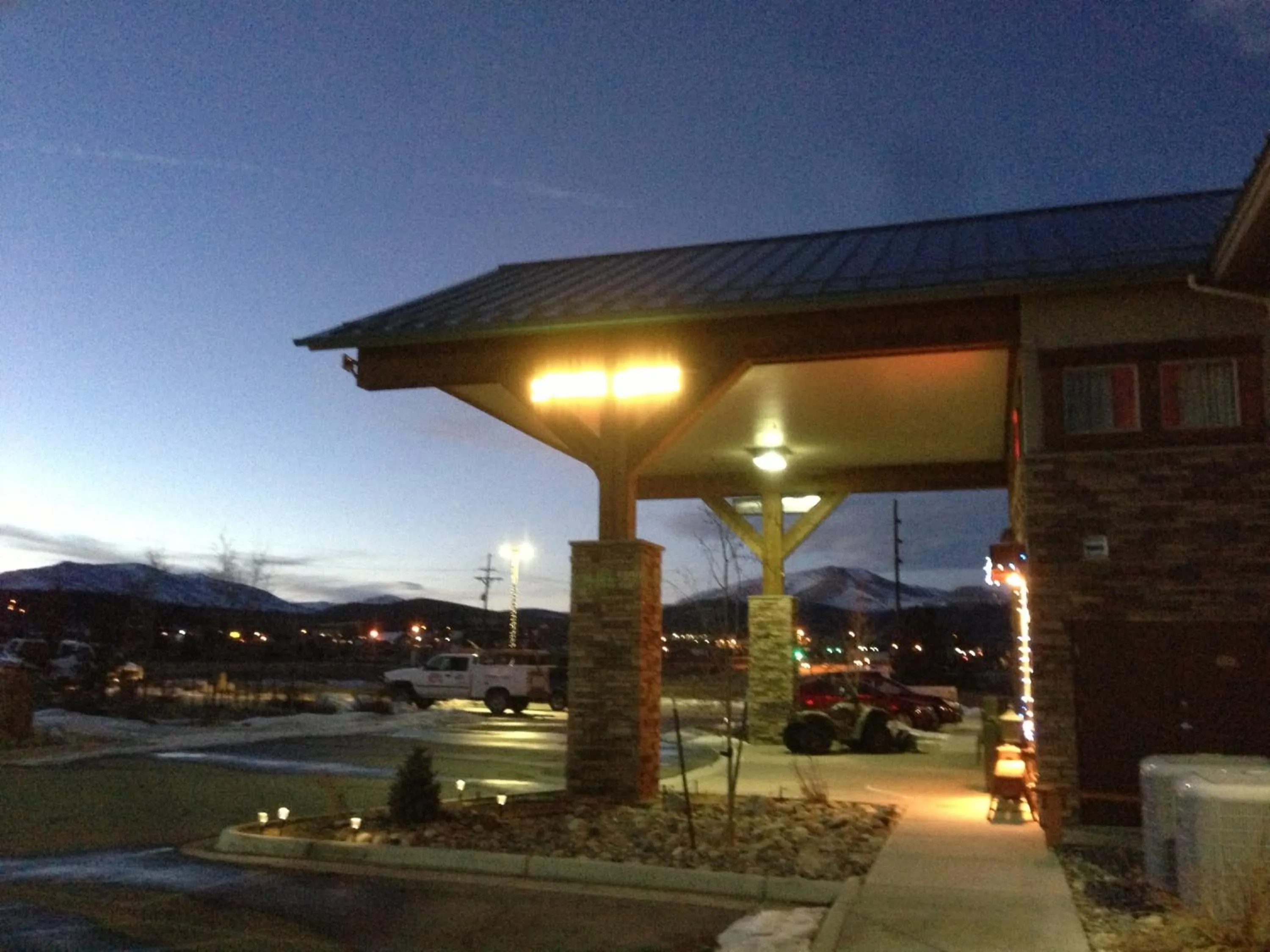 Facade/entrance in A Riverside Inn Travelodge by Wyndham