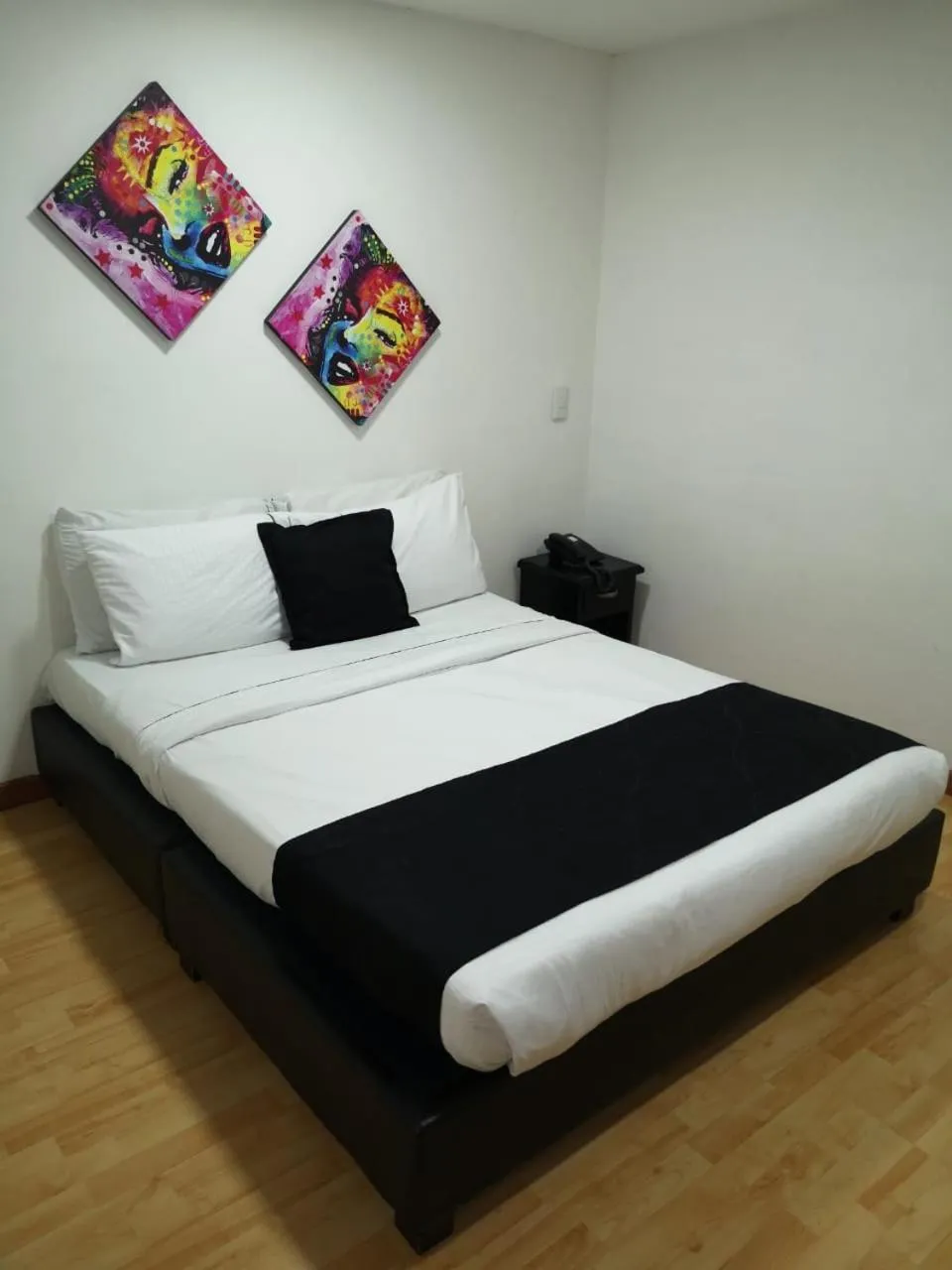 Bed in Hotel Santiago Plaza