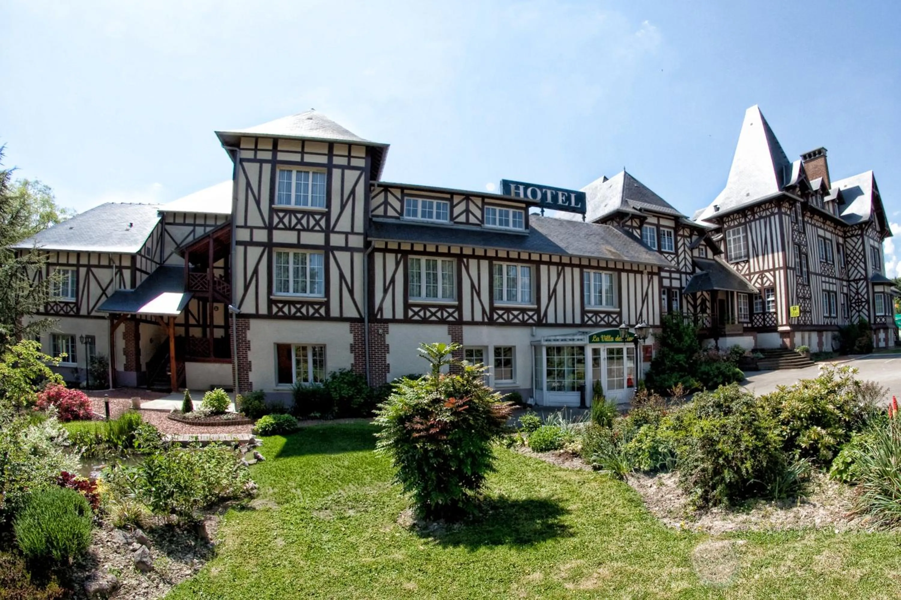 Logis Hôtel & Restaurant La Villa des Houx