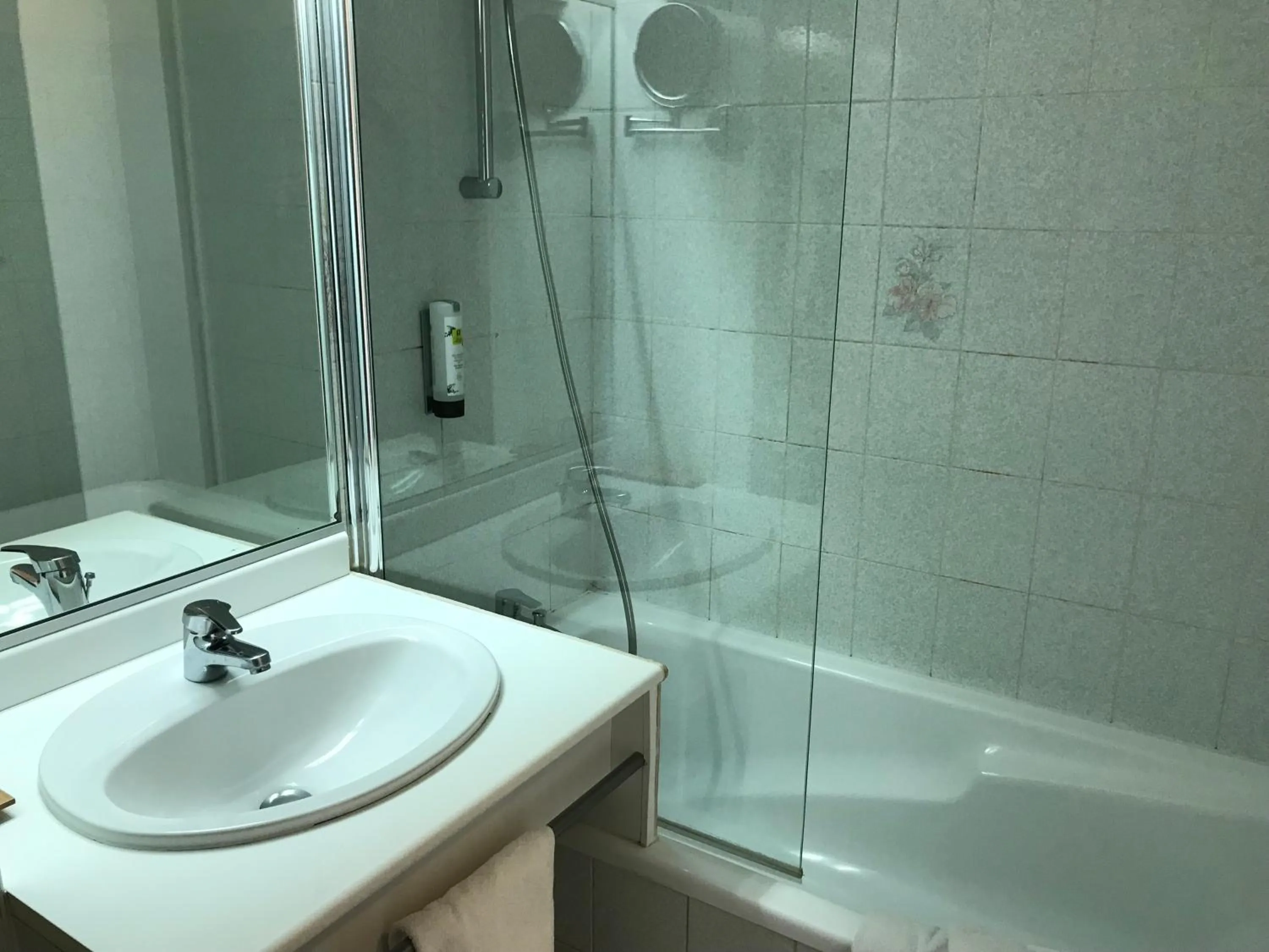 Logis Hôtel & Restaurant La Villa des Houx