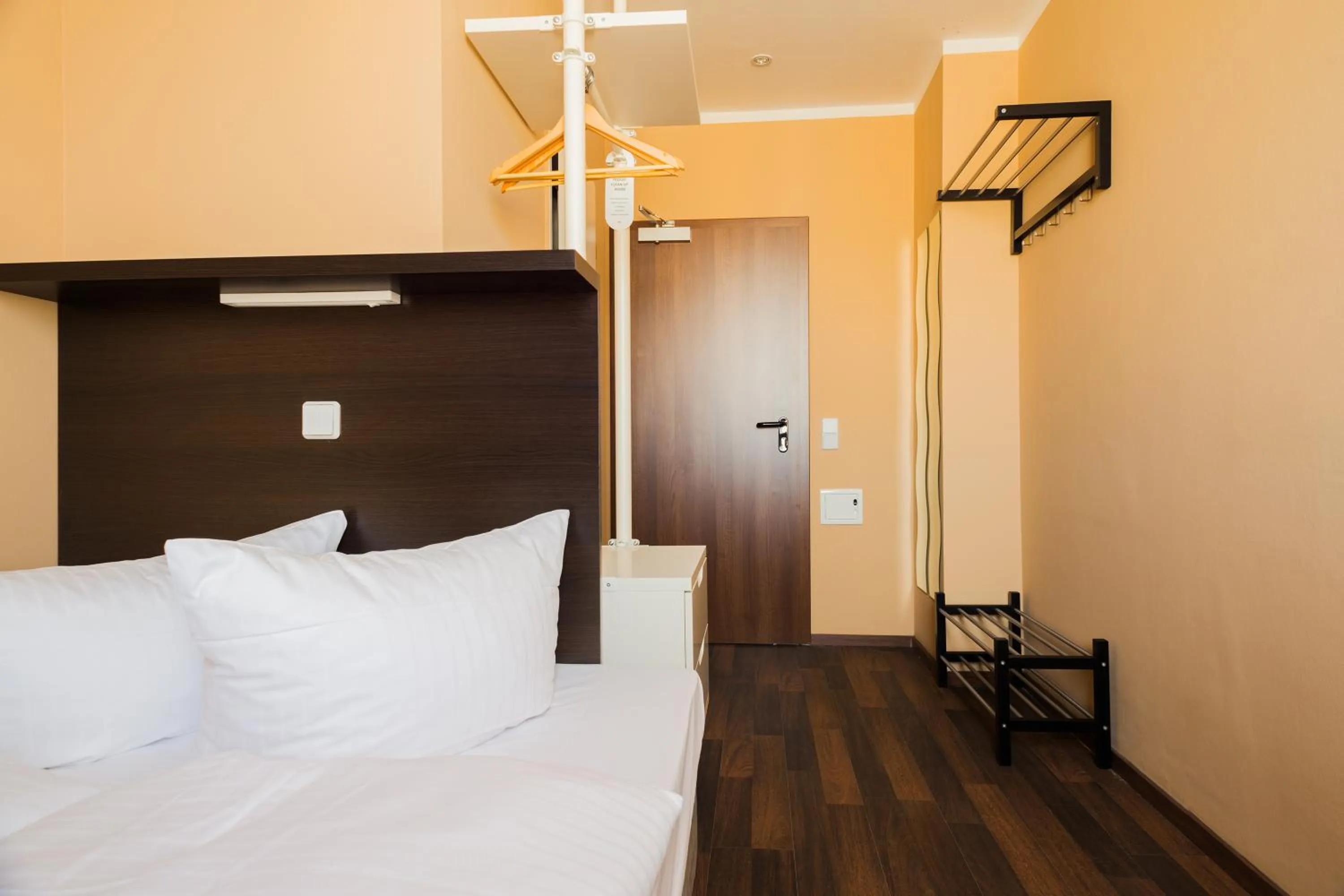 Photo of the whole room, Bed in Apple City Hotel