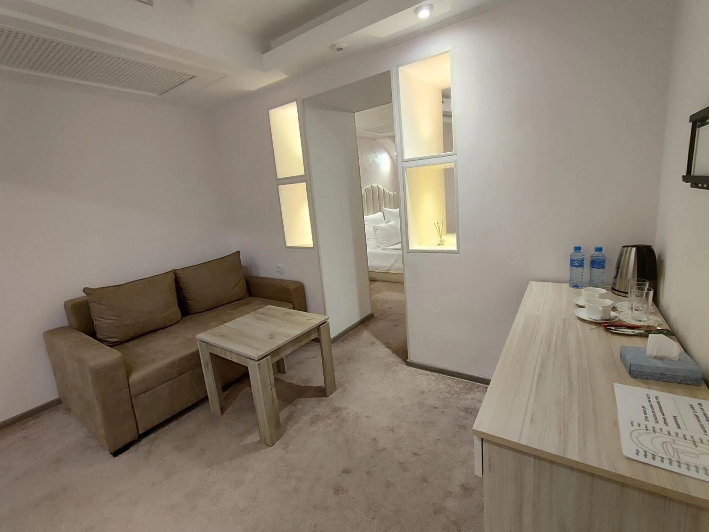 Coffee/tea facilities in DeLin Hotel And Tours