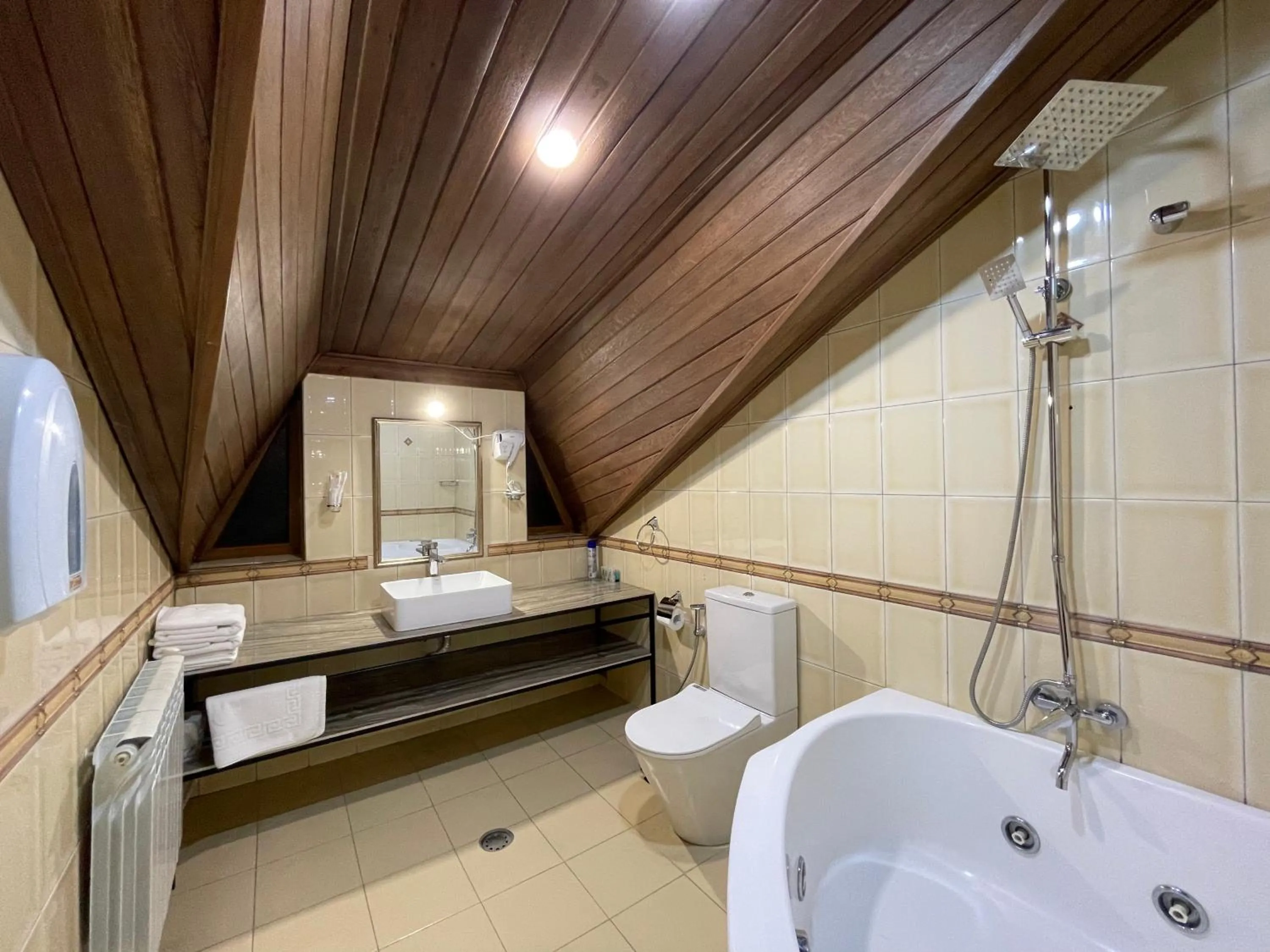 Shower in DeLin Hotel And Tours