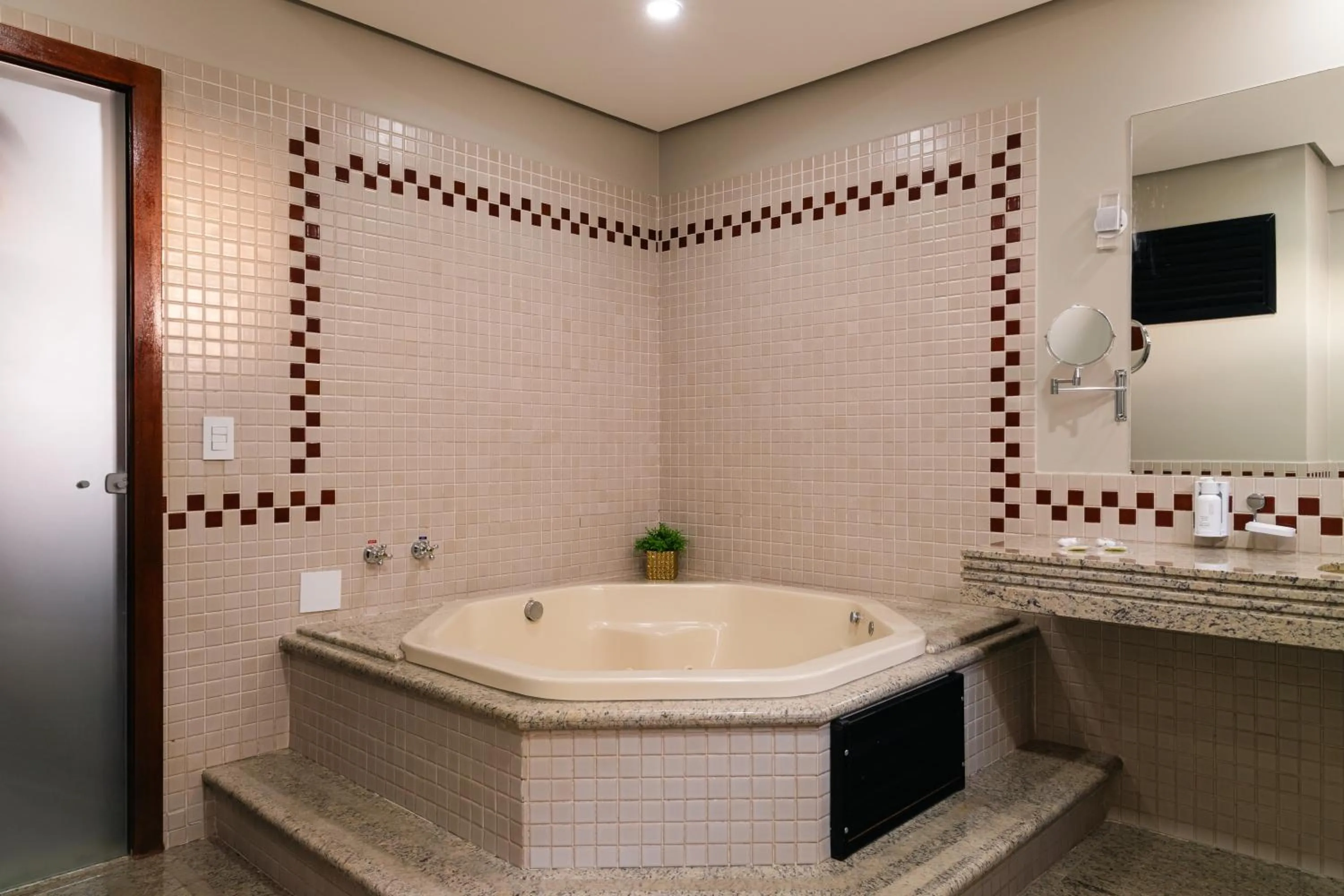 Bathroom in Hotel Dan Inn Uberlandia By Nacional Inn