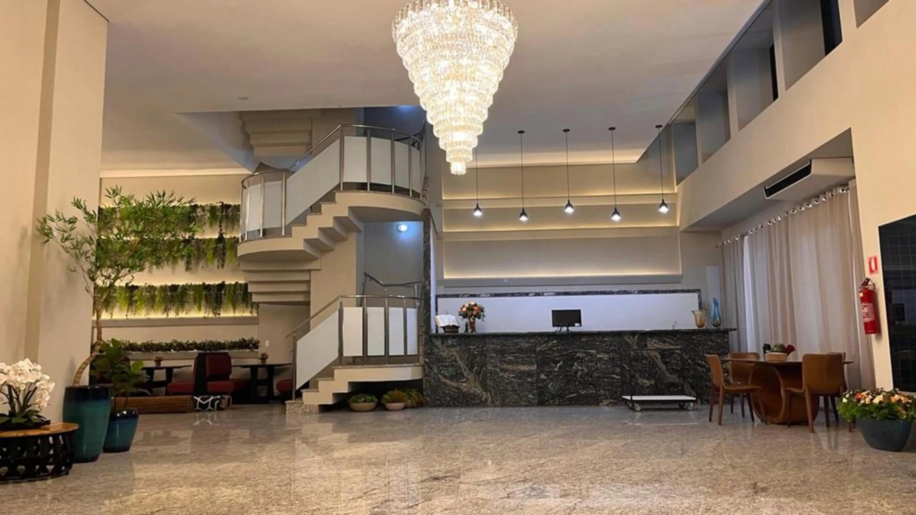 Lobby or reception in Hotel Dan Inn Uberlandia By Nacional Inn