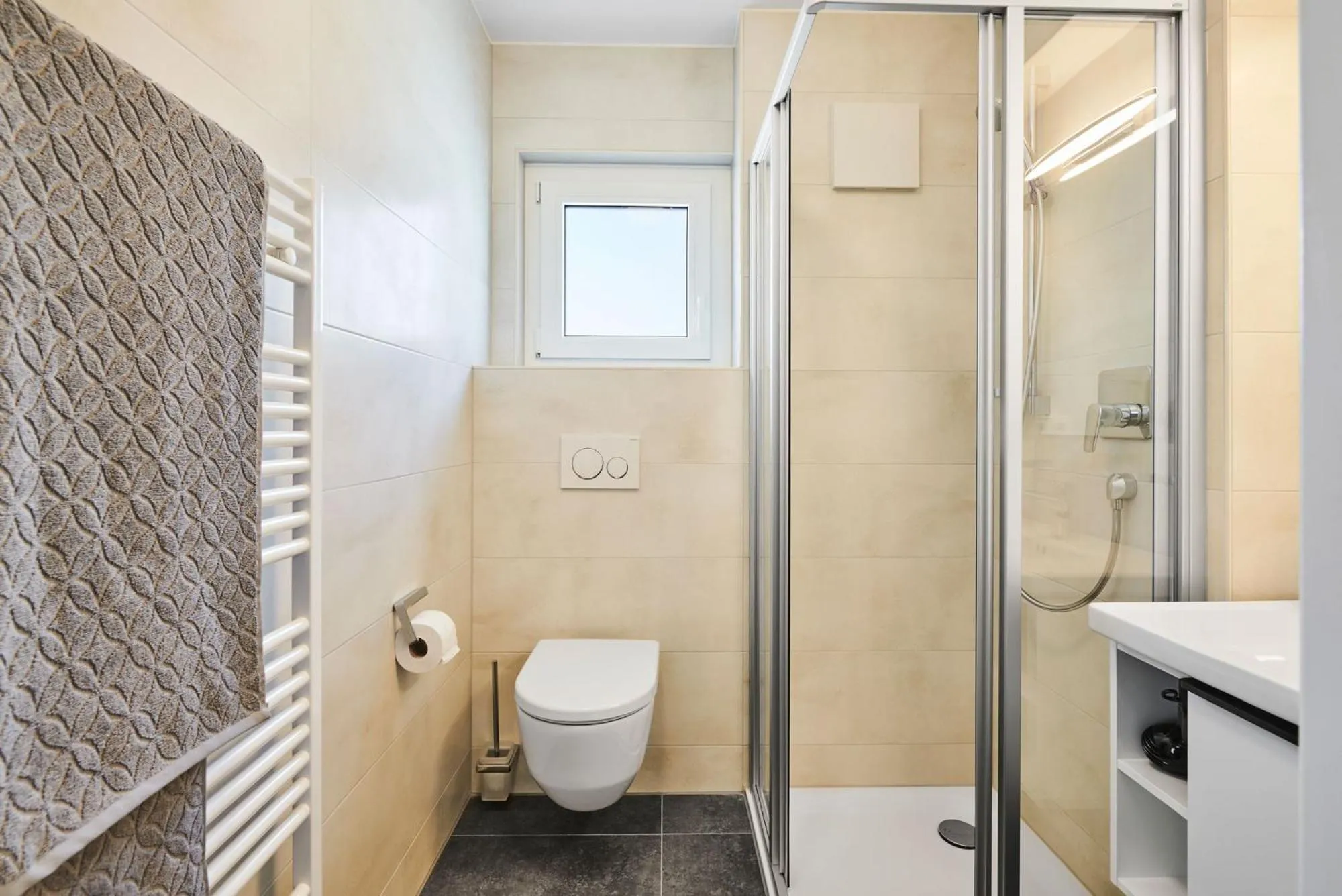 Shower in Gästehaus Bosch