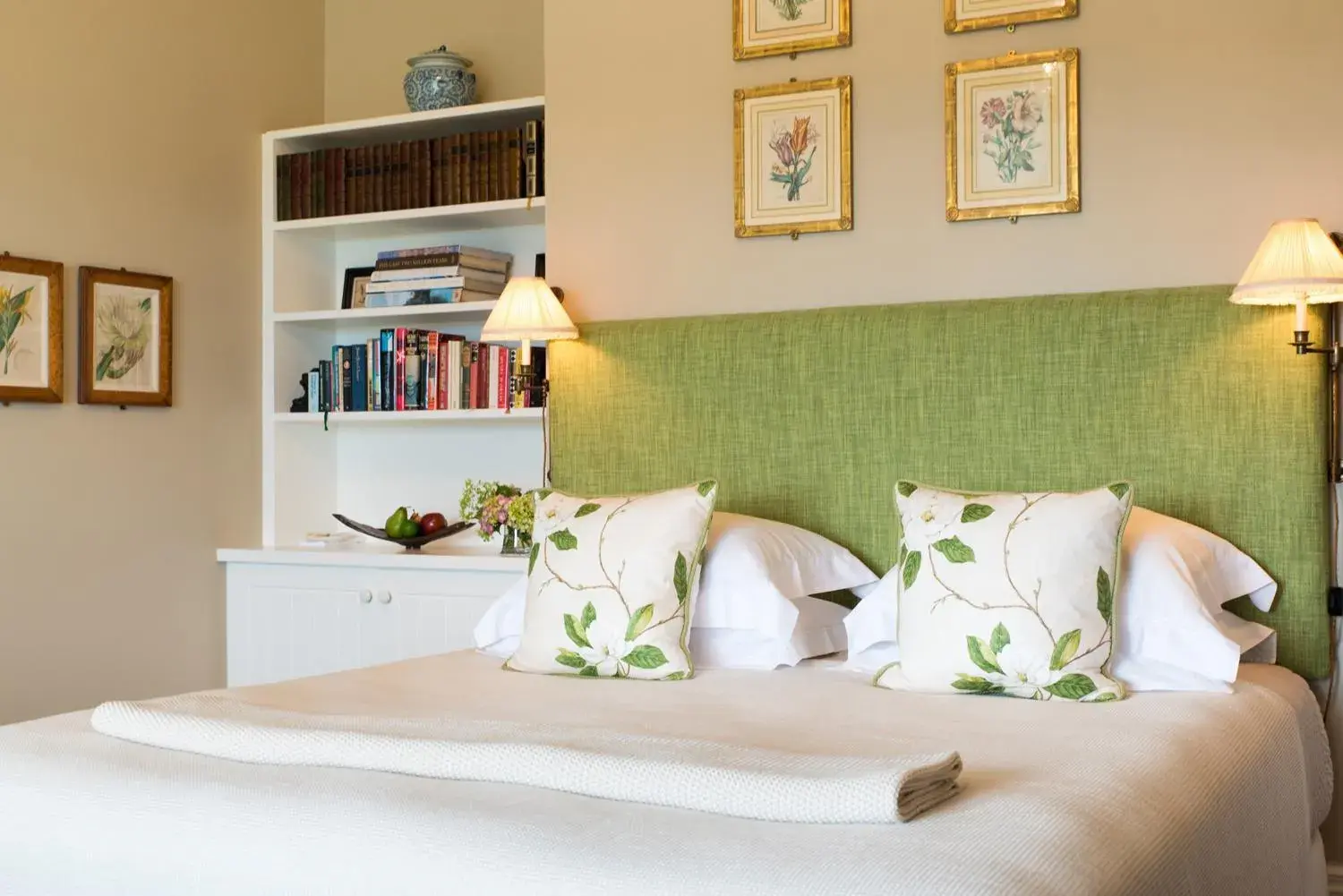 Deluxe Double Room with River View in The Manse Deluxe Double Room with River View in The Manse