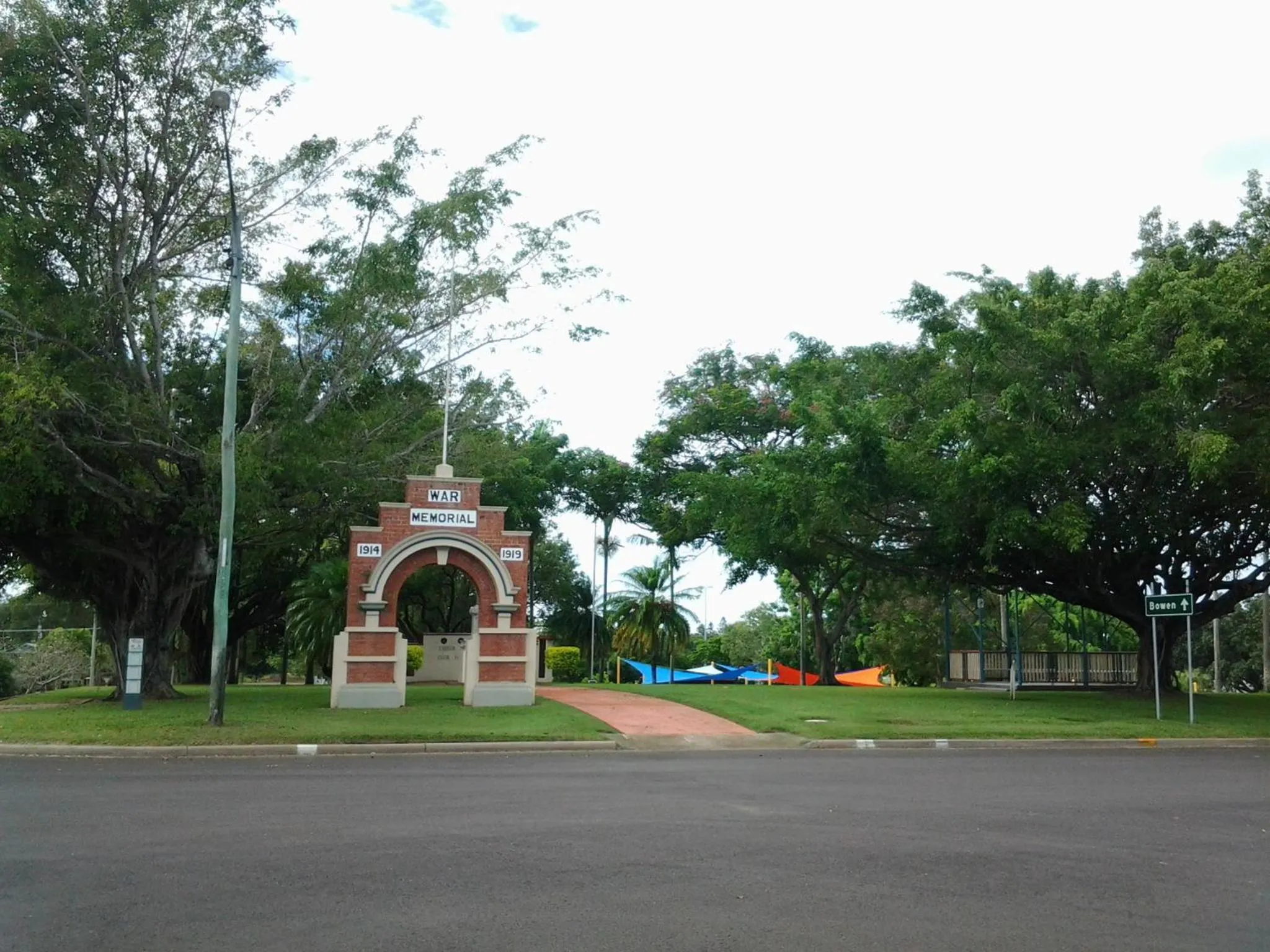 Garden view in Tropical City Motor Inn