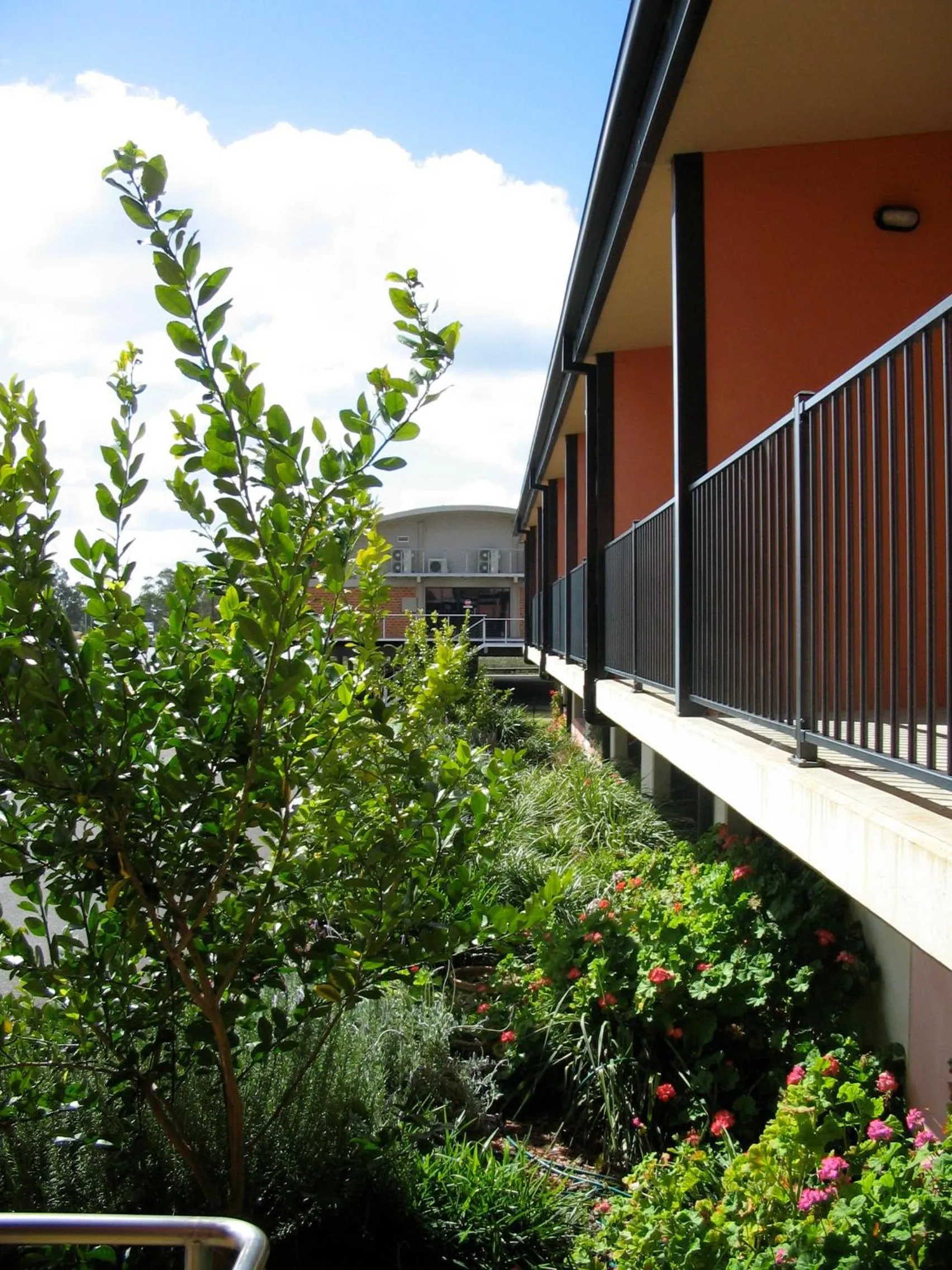 Facade/entrance in Forbes Victoria Inn
