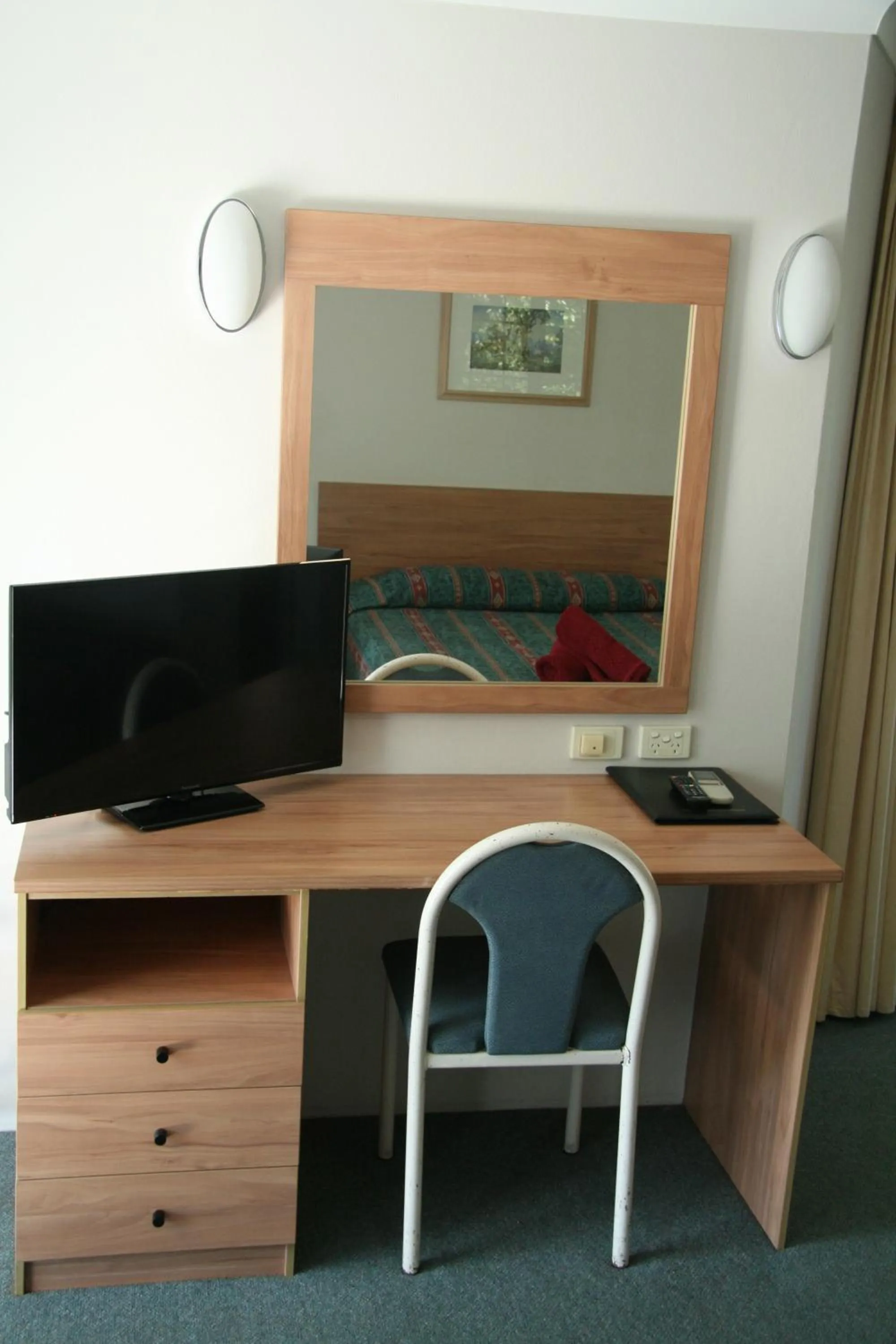 Colonial Court Motor Inn