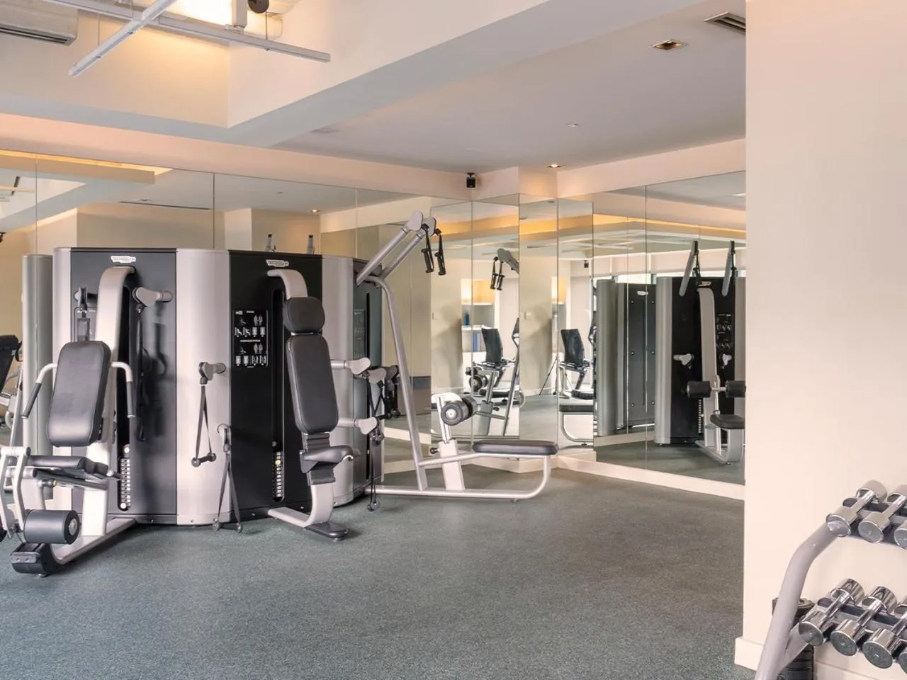 Fitness centre/facilities in Aruga Apartments by Rockwell Makati
