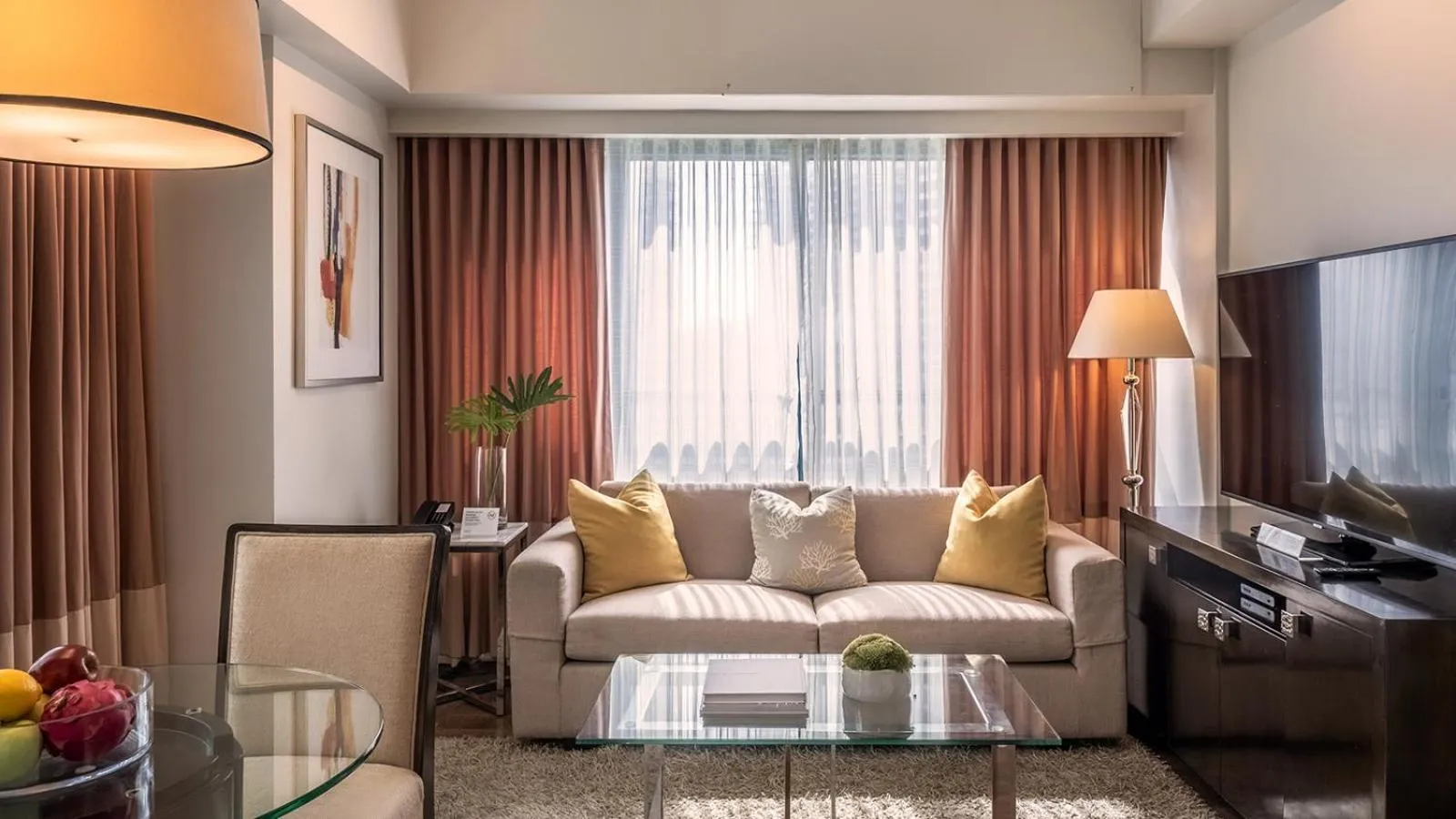 TV and multimedia in Aruga Apartments by Rockwell Makati