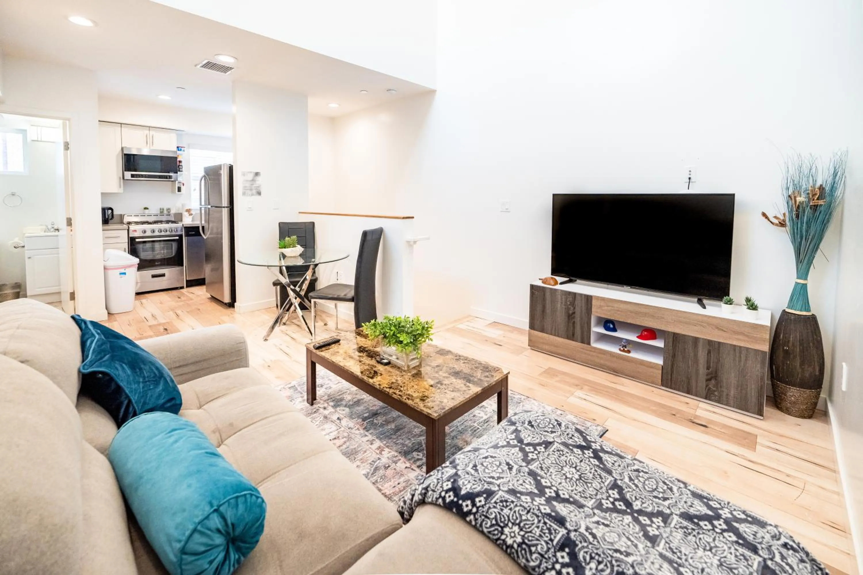 Communal lounge/ TV room in Brand New Koreatown Loft with 3 Levels 2 Parking Spots