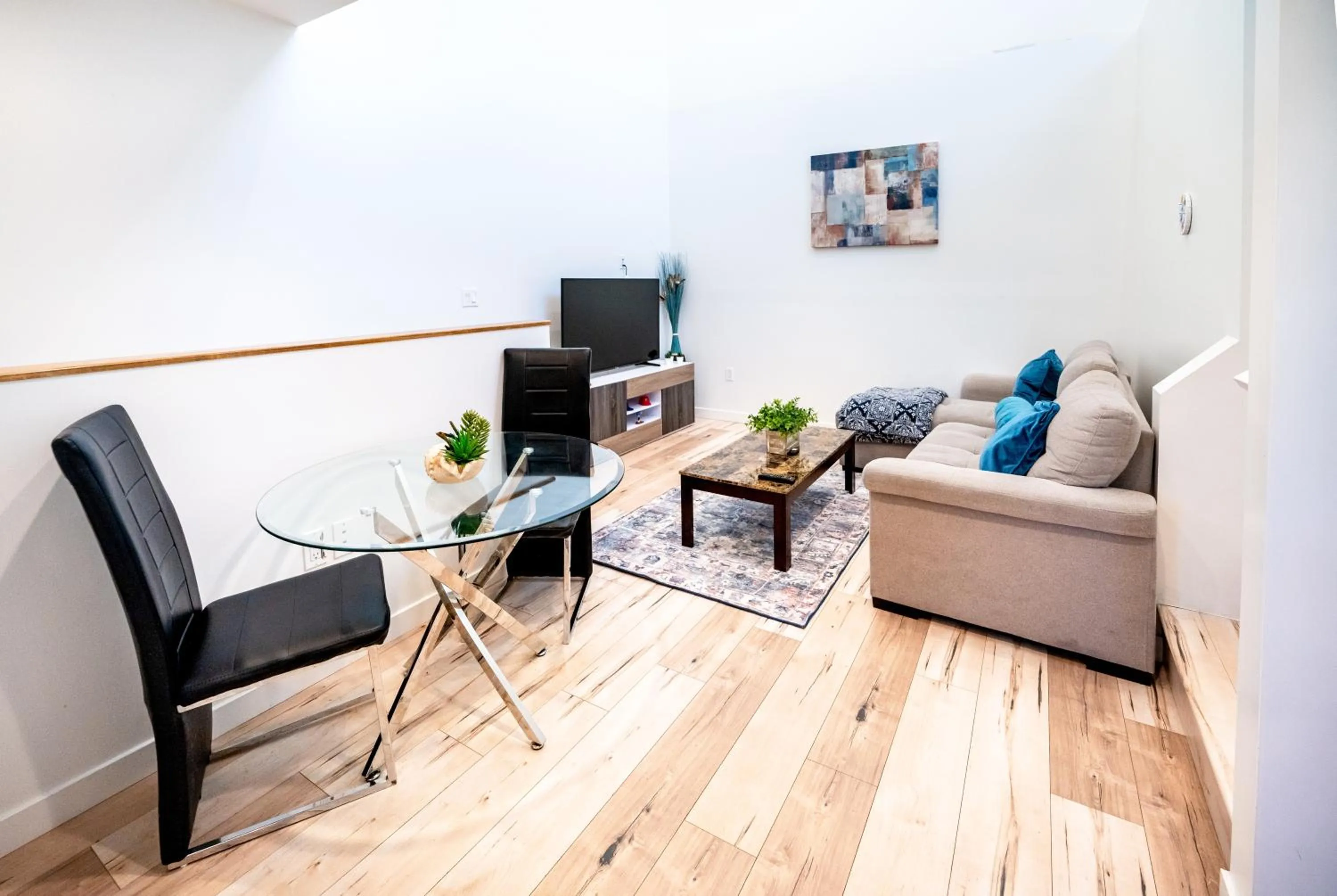 TV and multimedia in Brand New Koreatown Loft with 3 Levels 2 Parking Spots