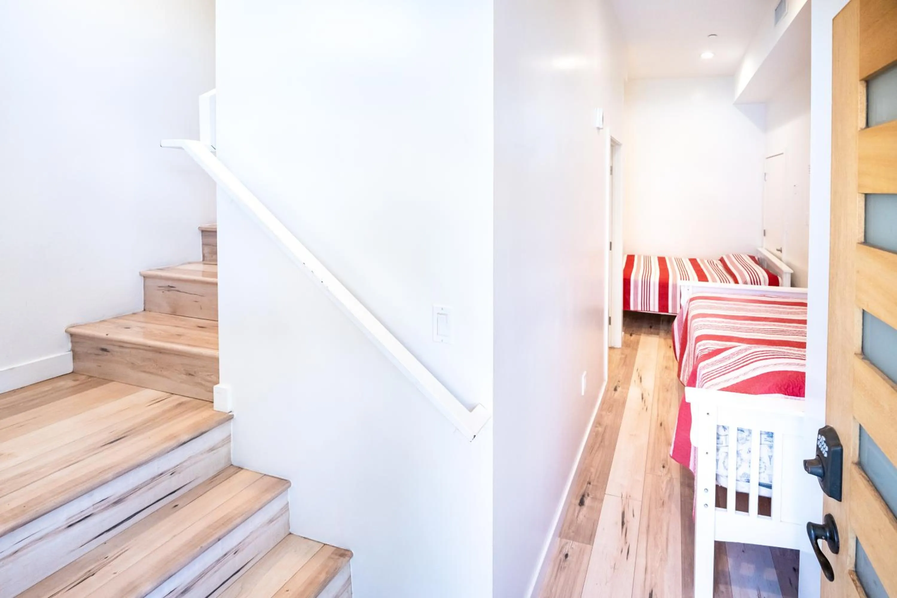 Bed in Brand New Koreatown Loft with 3 Levels 2 Parking Spots