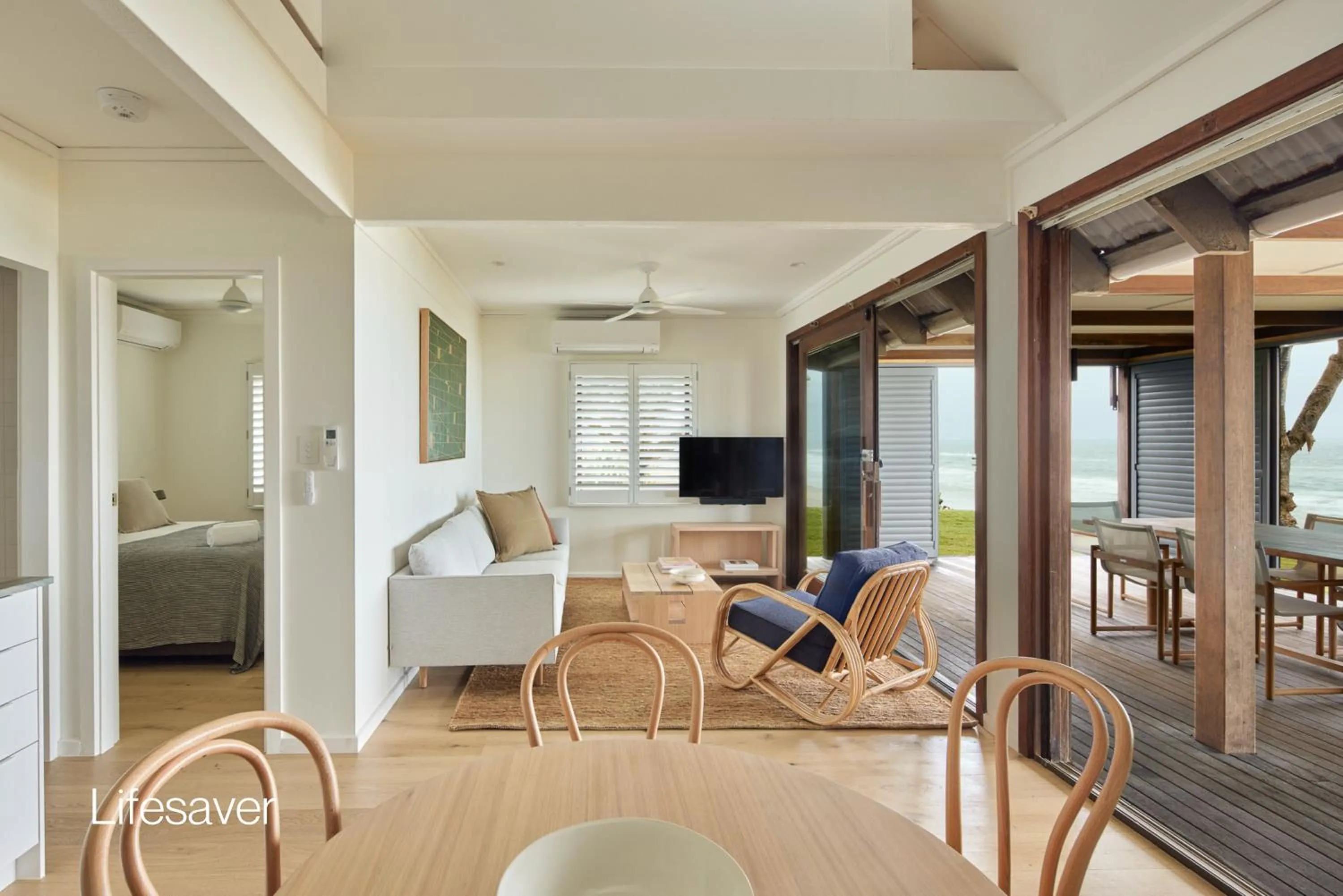 Communal lounge/ TV room in Bluewater on the Beach