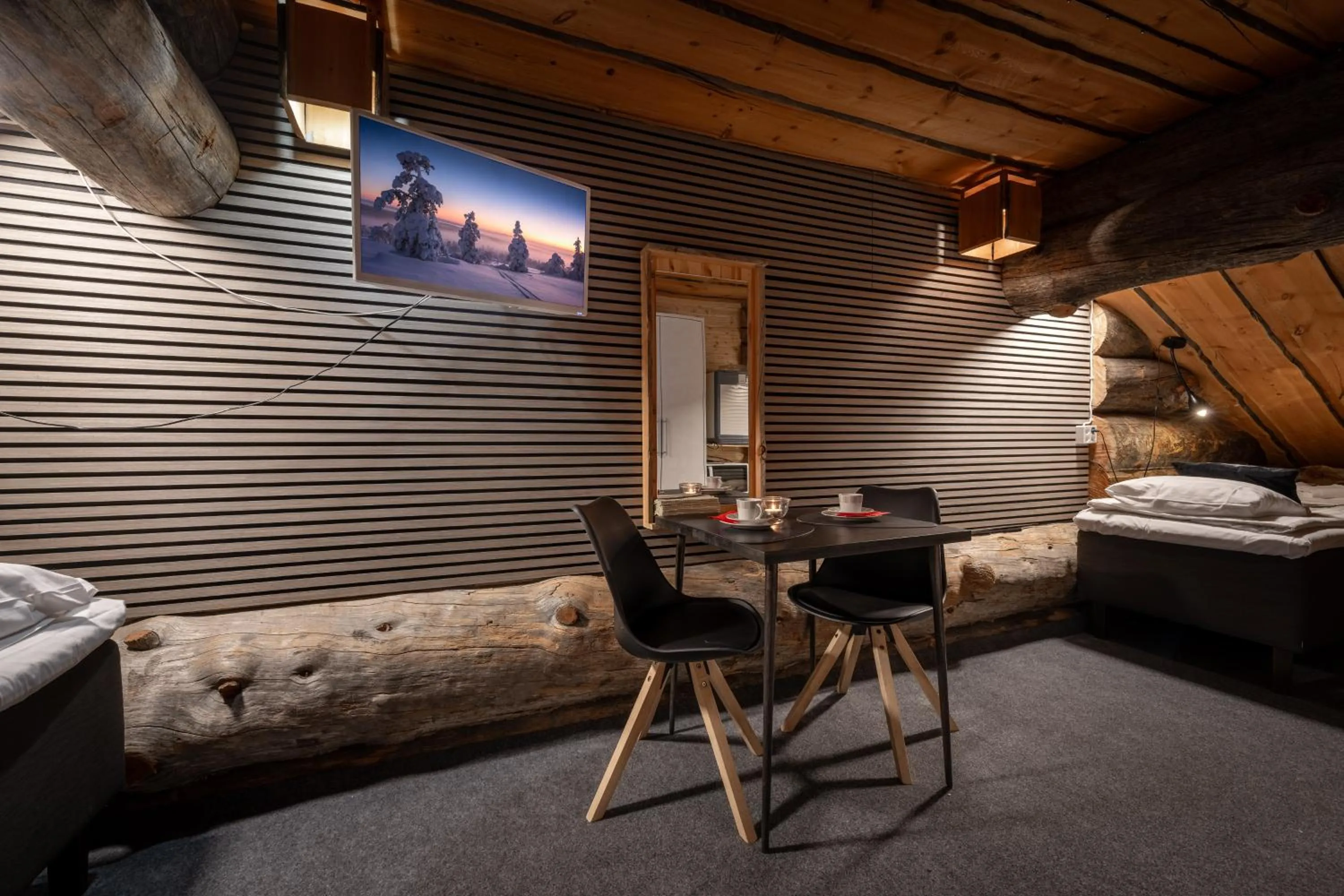 Dining area in Kuukkeli Apartments Pikku-Hirvas ja Porotokka