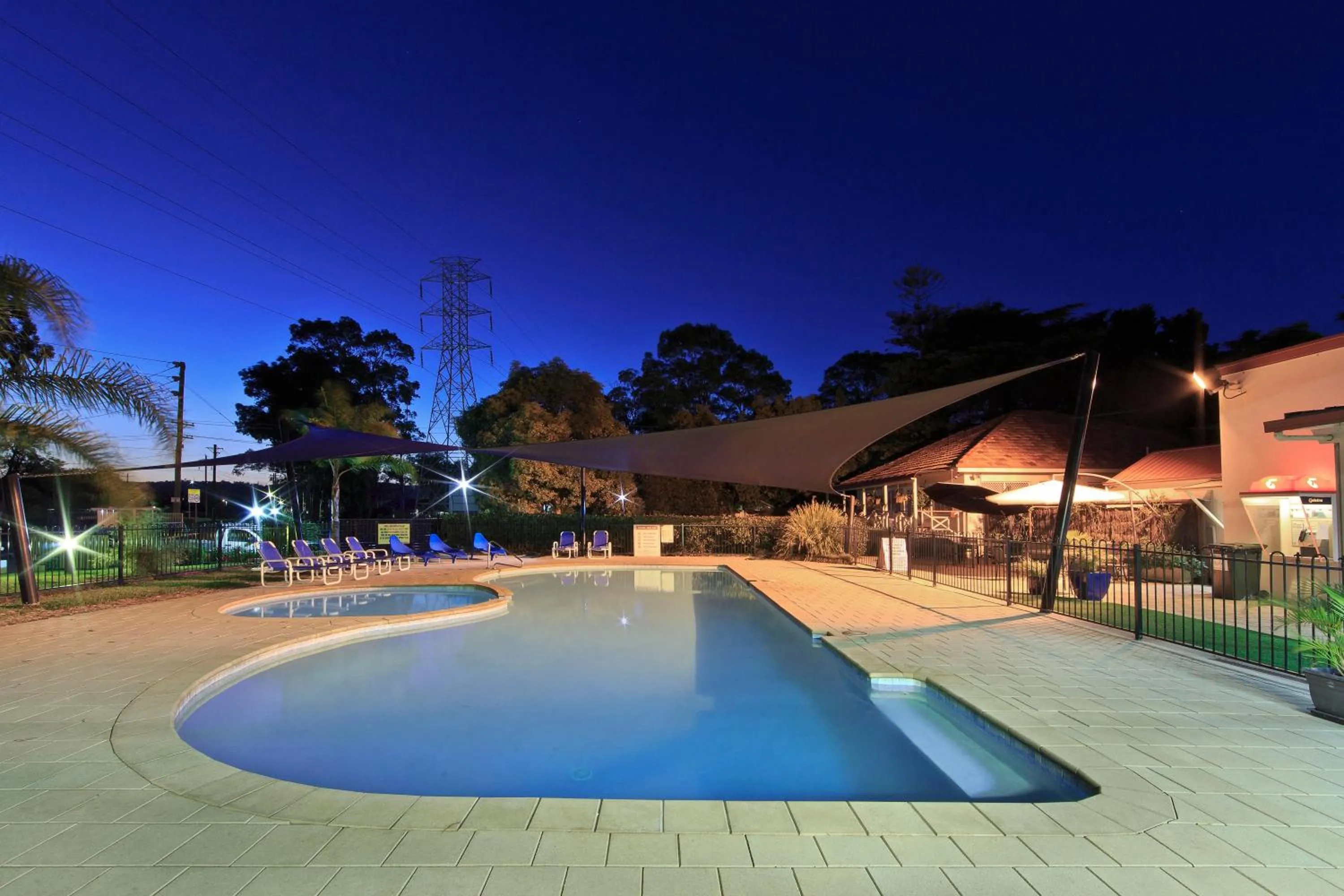 Swimming pool in Ingenia Holidays Nepean River