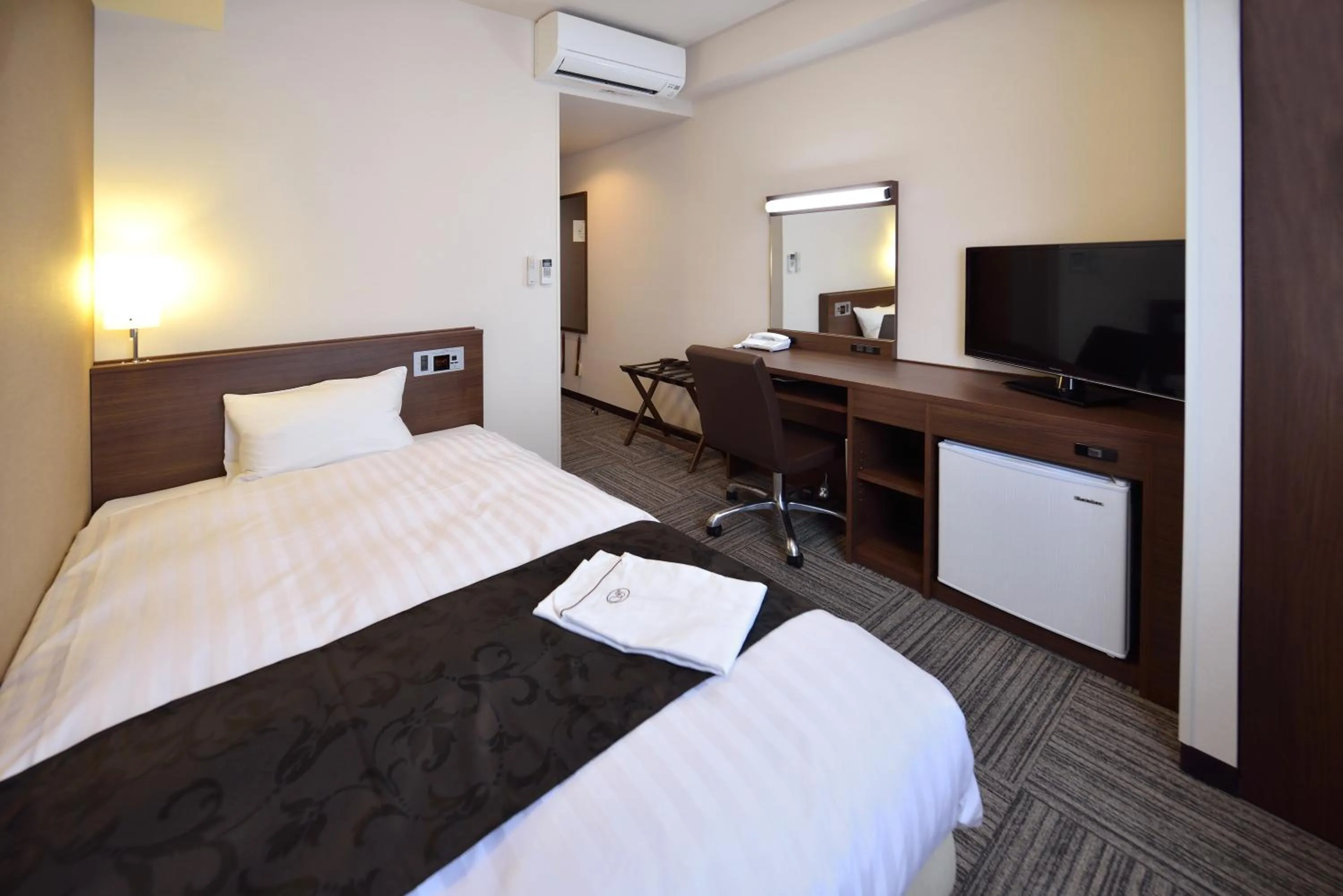 Photo of the whole room, Bed in Sunrise Inn Iwaki