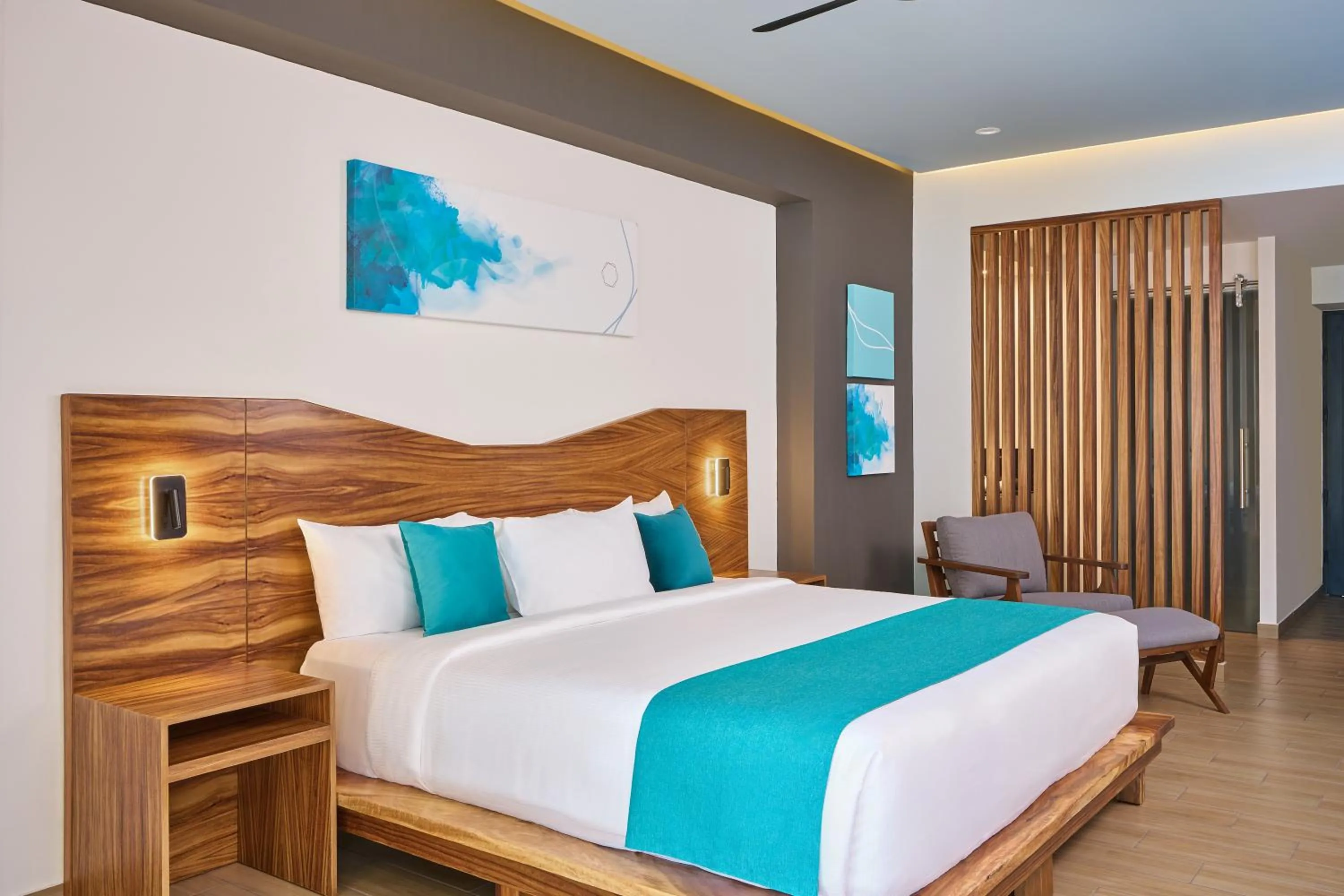 Bedroom, Bed in Cristalino Lagoon Front Hotel, Restaurant & Spa