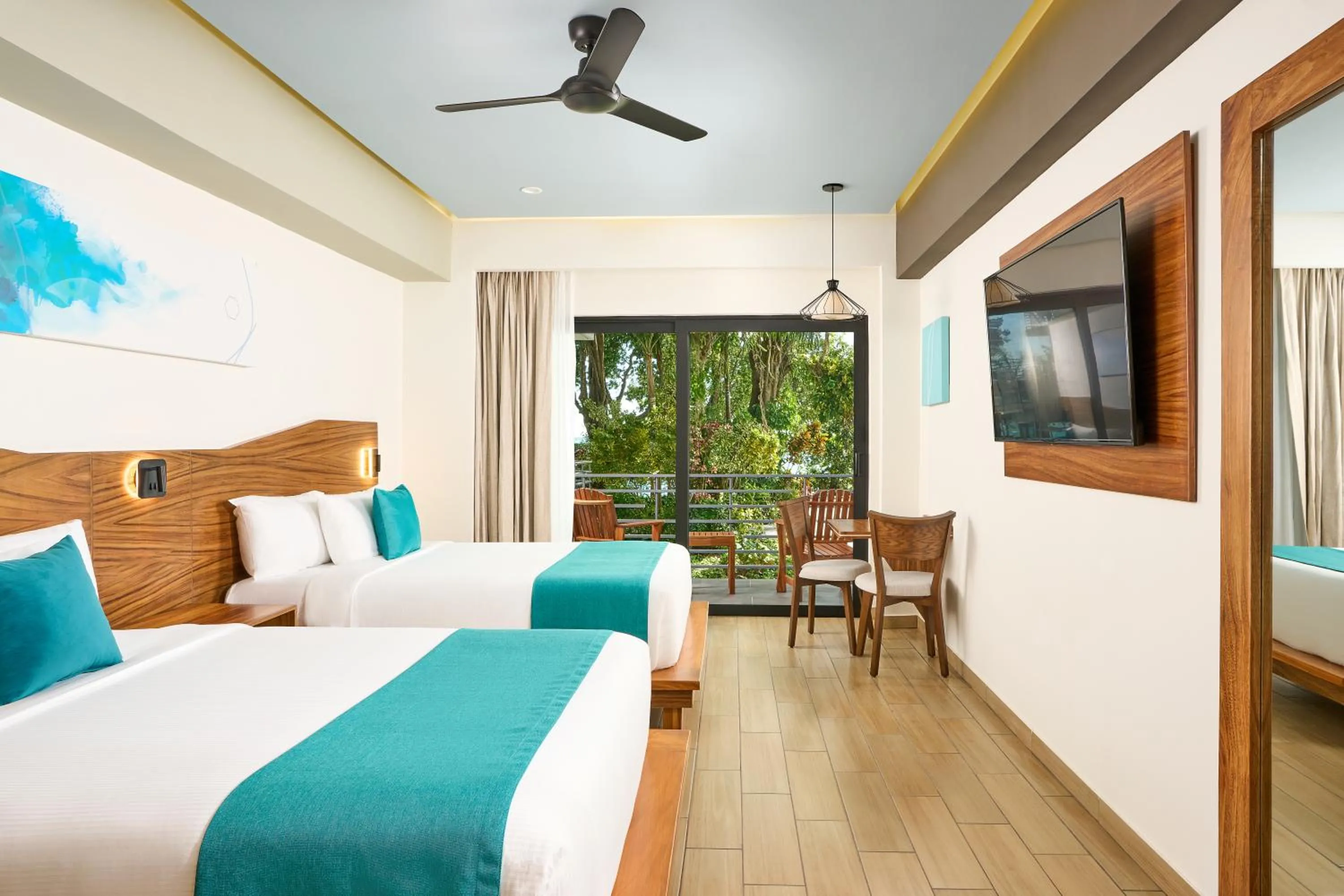 Bedroom, Bed in Cristalino Lagoon Front Hotel, Restaurant & Spa