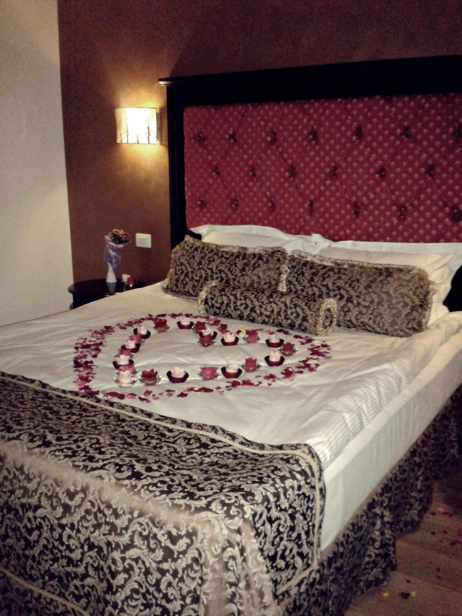 Guests, Bed in Hotel Galany