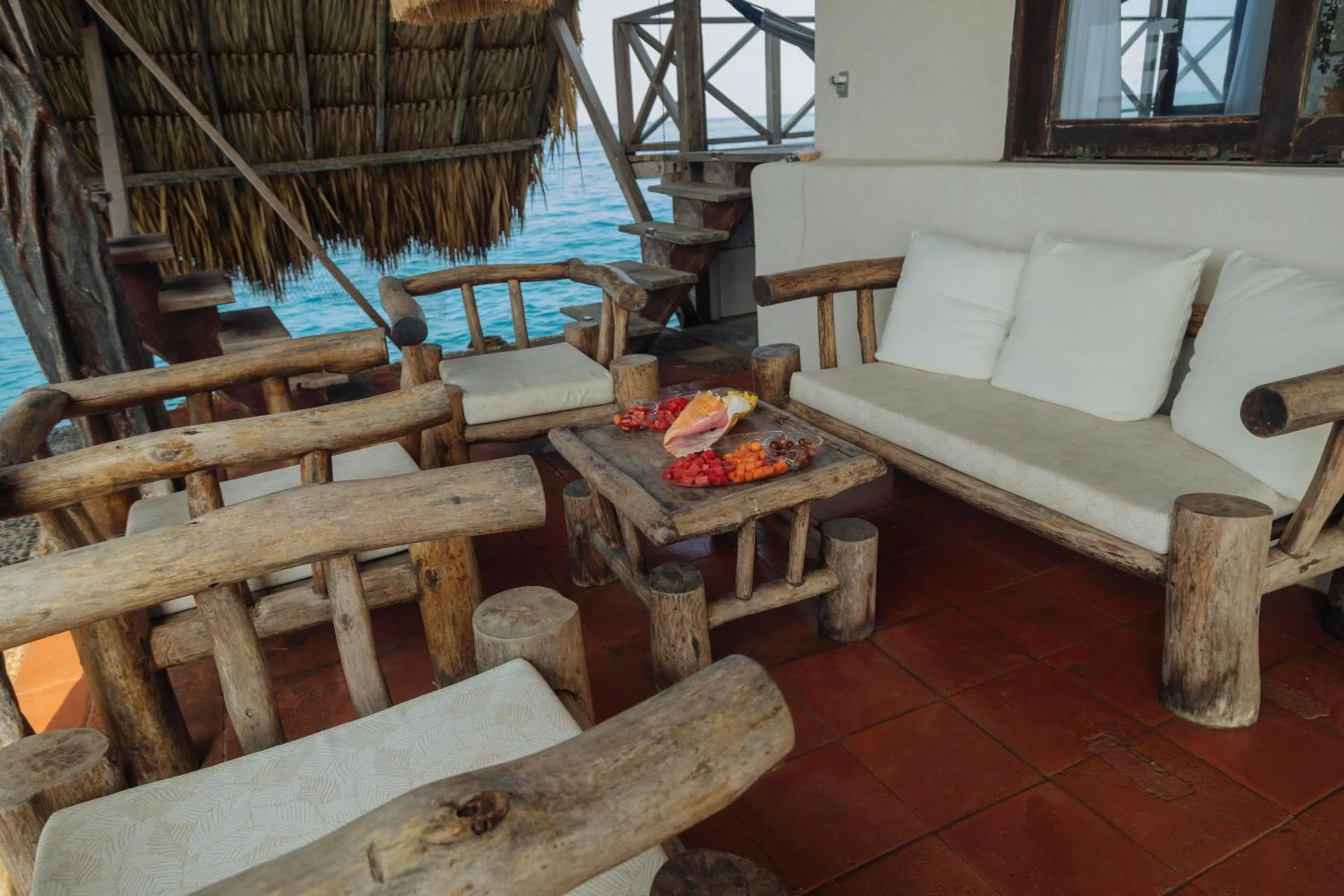 Living room in Isla Kalua - Private Ocean Villa