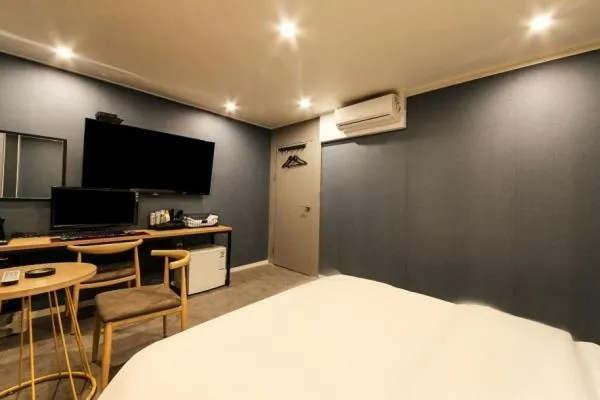 Bed in Gamdong Hotel
