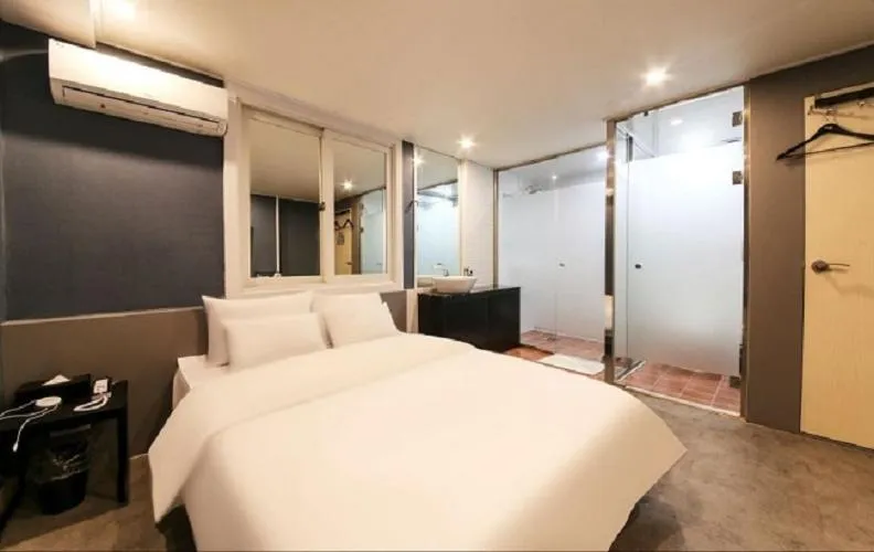 Bed in Gamdong Hotel