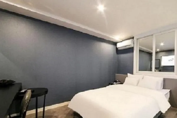 Bed in Gamdong Hotel