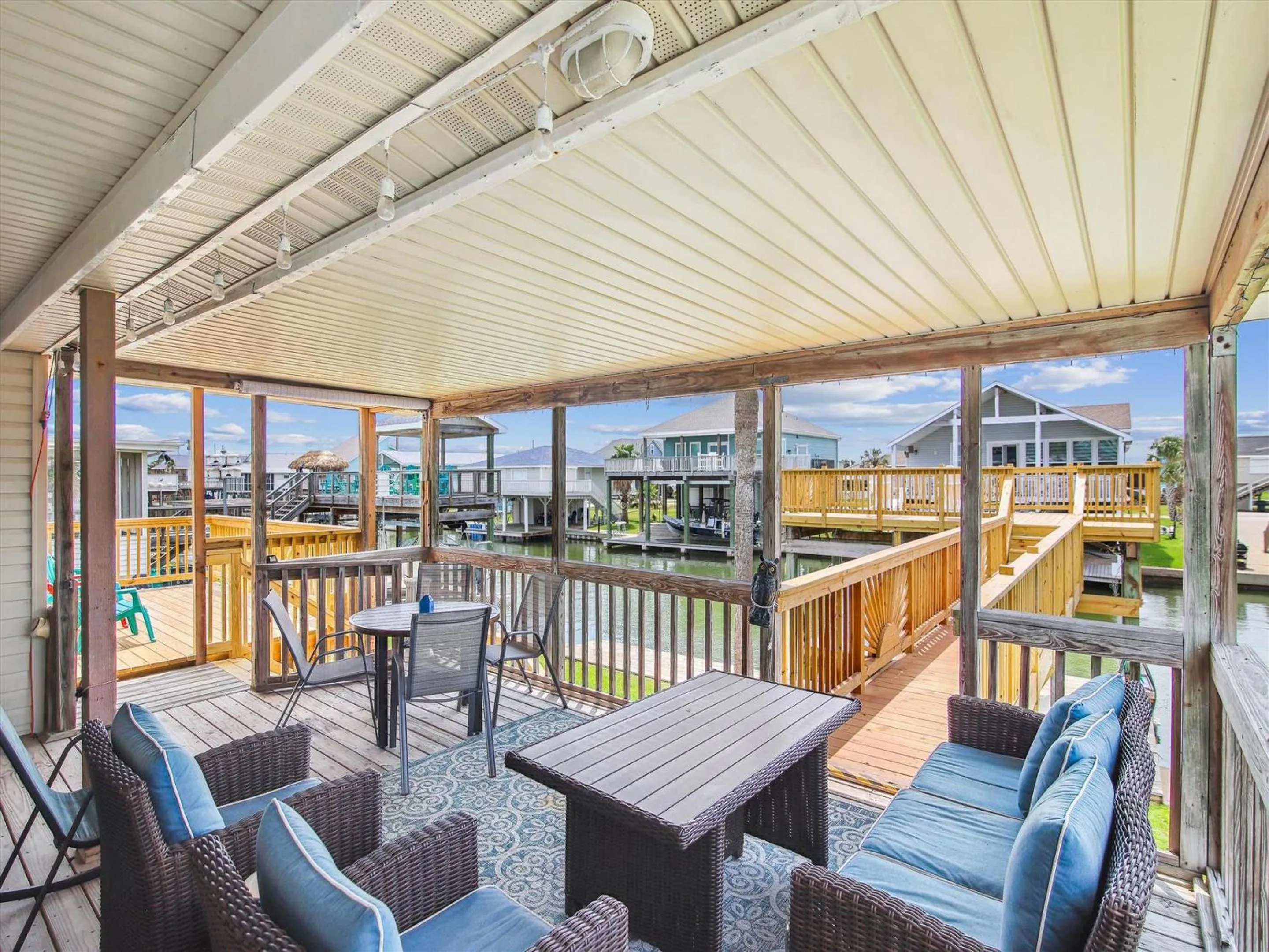 Property building in Casa Hermosa