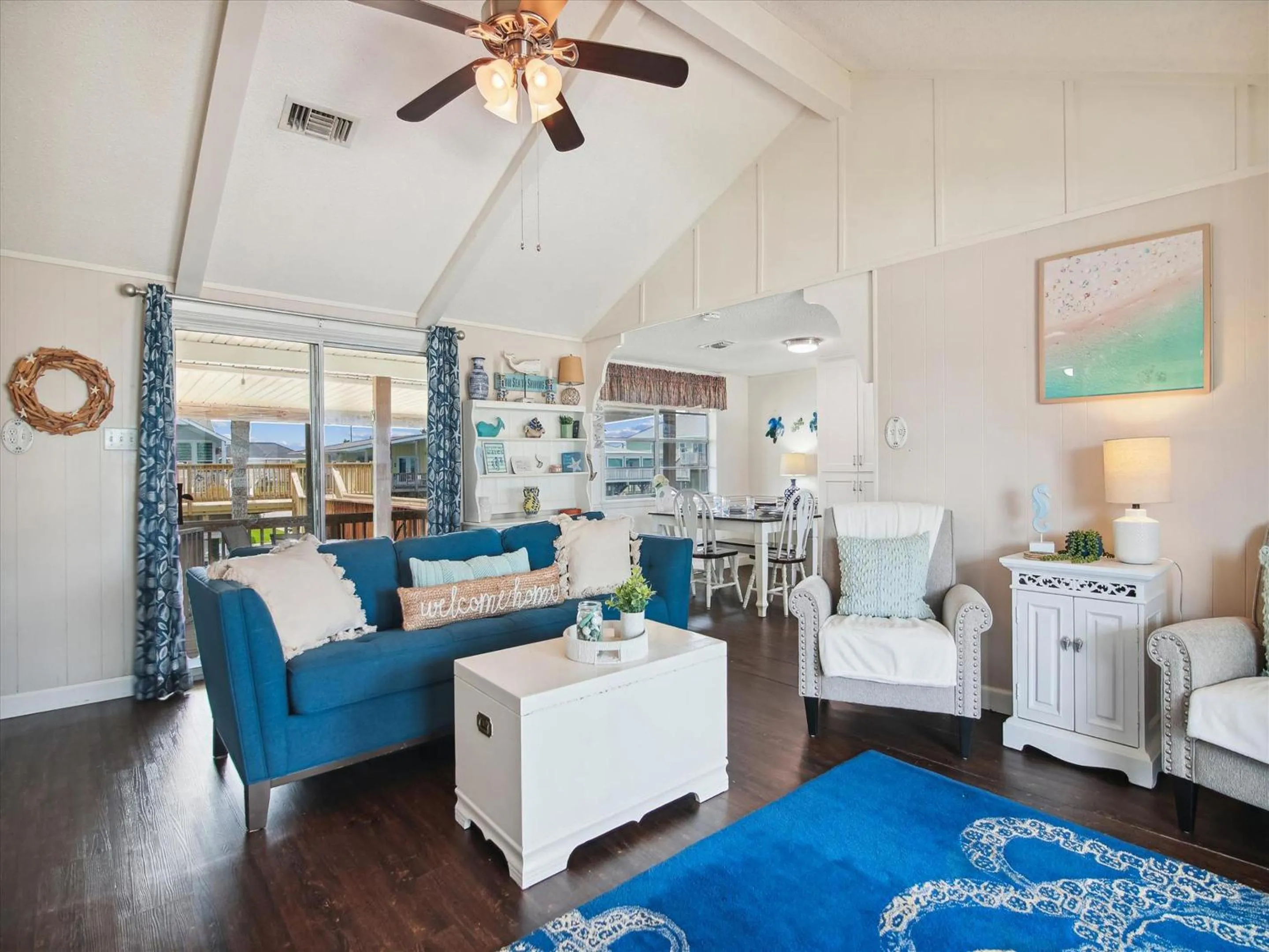 Property building in Casa Hermosa