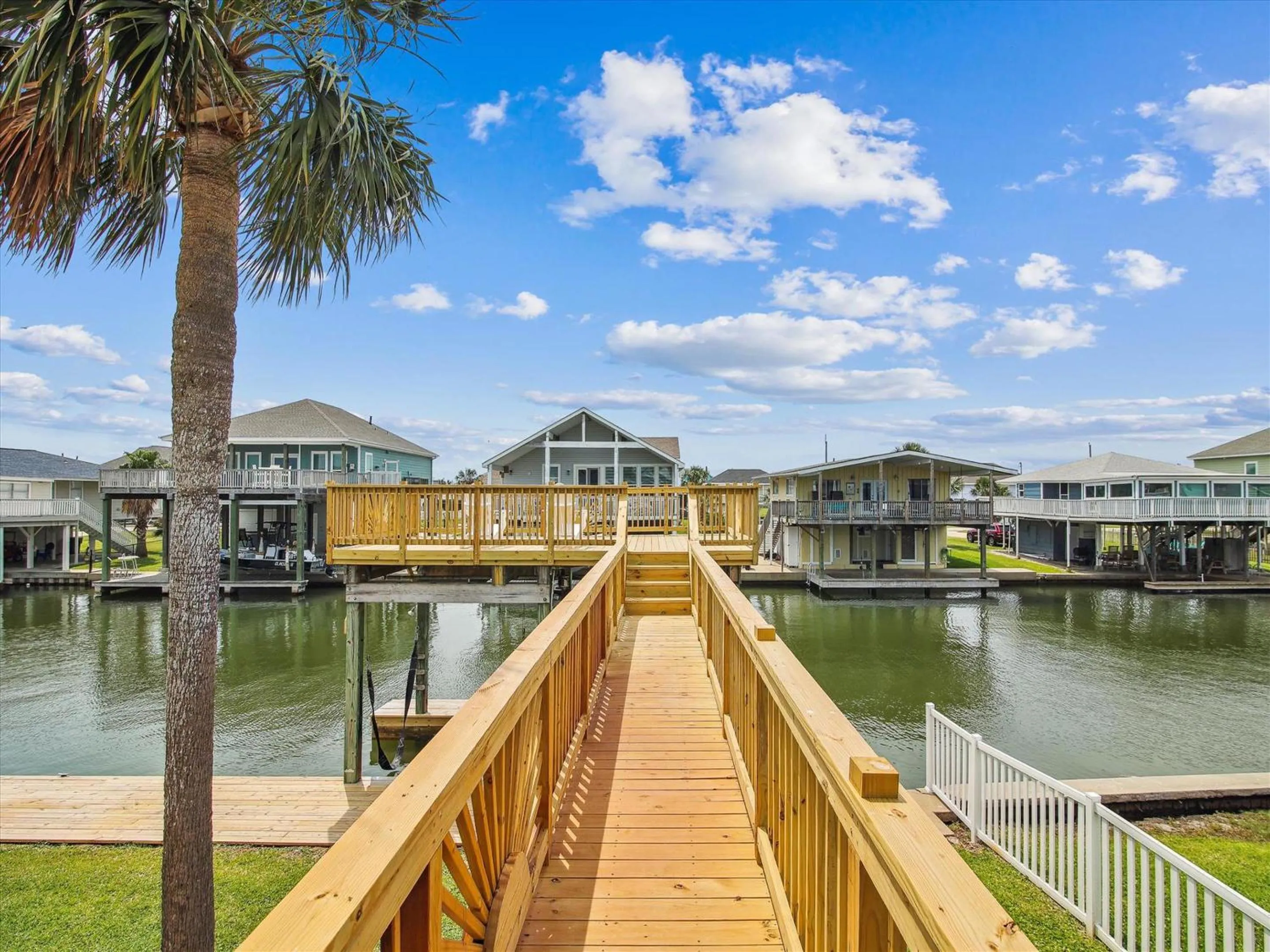 Property building in Casa Hermosa