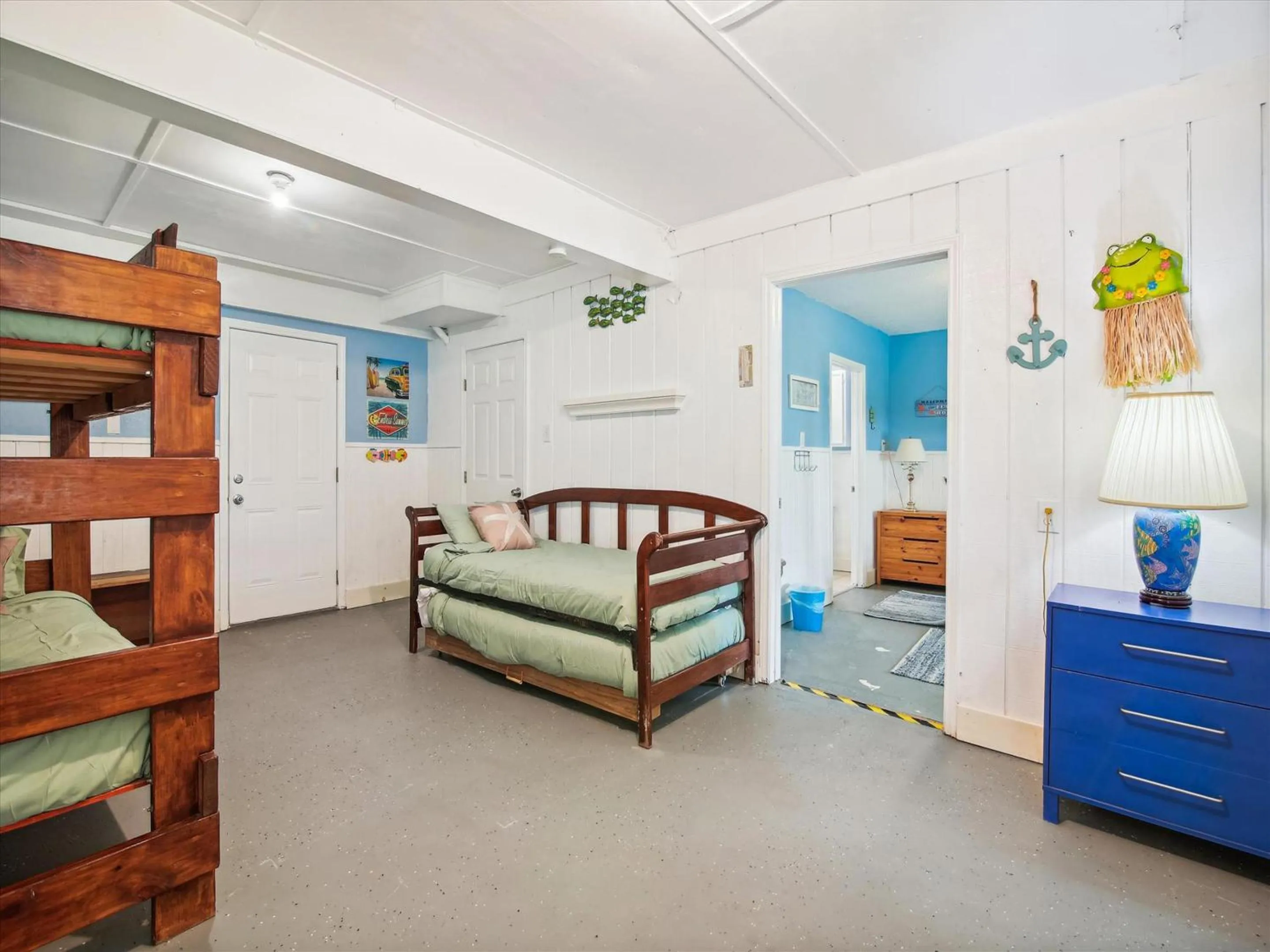 Property building, Bed in Casa Hermosa