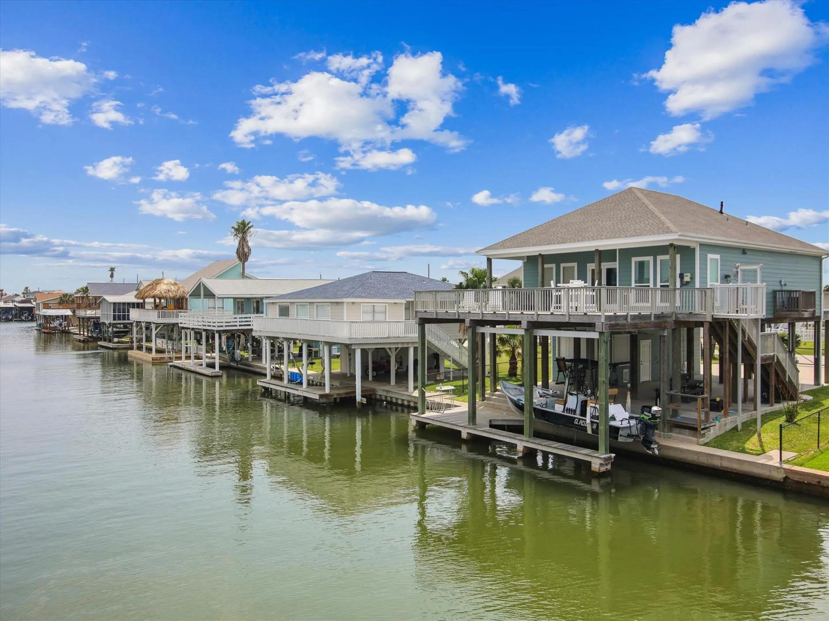Property building in Casa Hermosa
