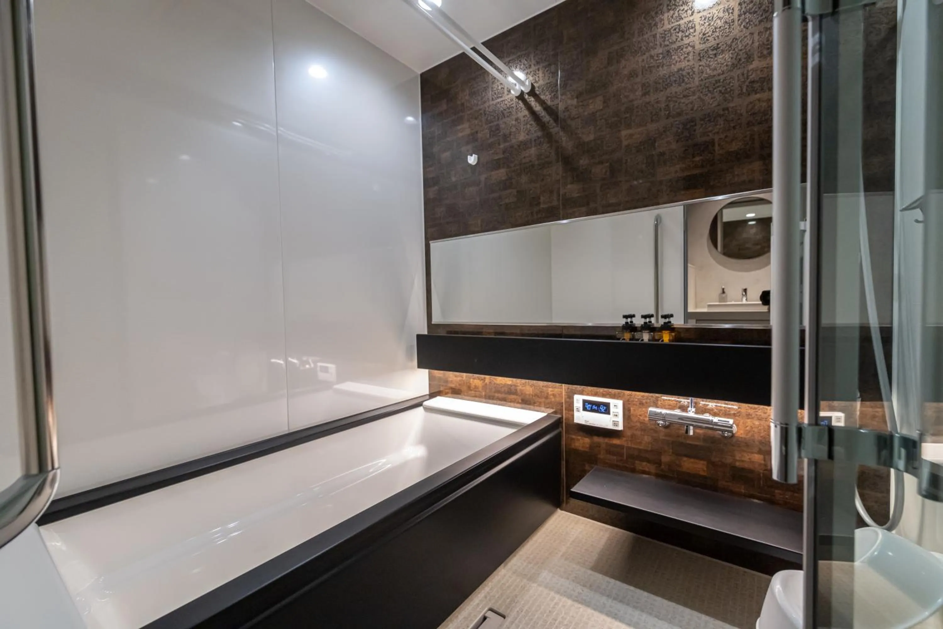 Shower in Hotel Liberte Kyoto Gojo