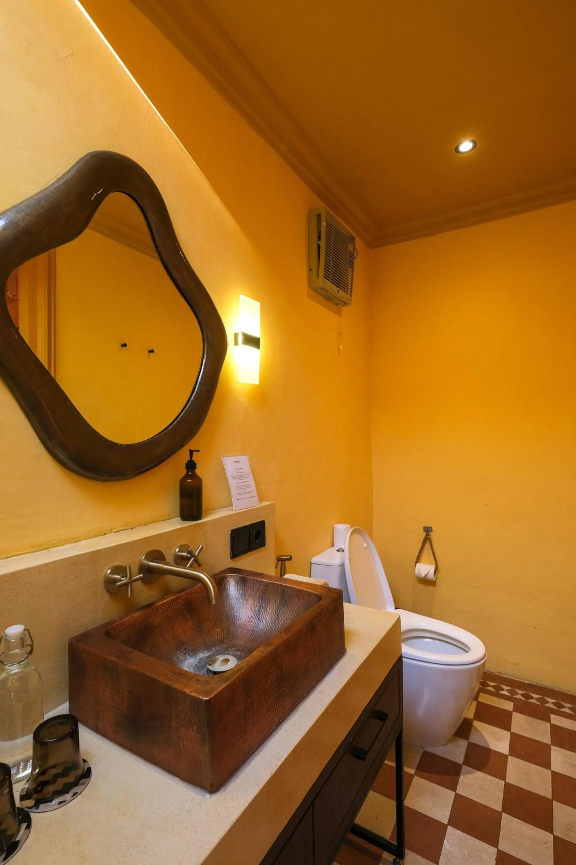 Bathroom in El Barrio Boutique Hotel & Bar