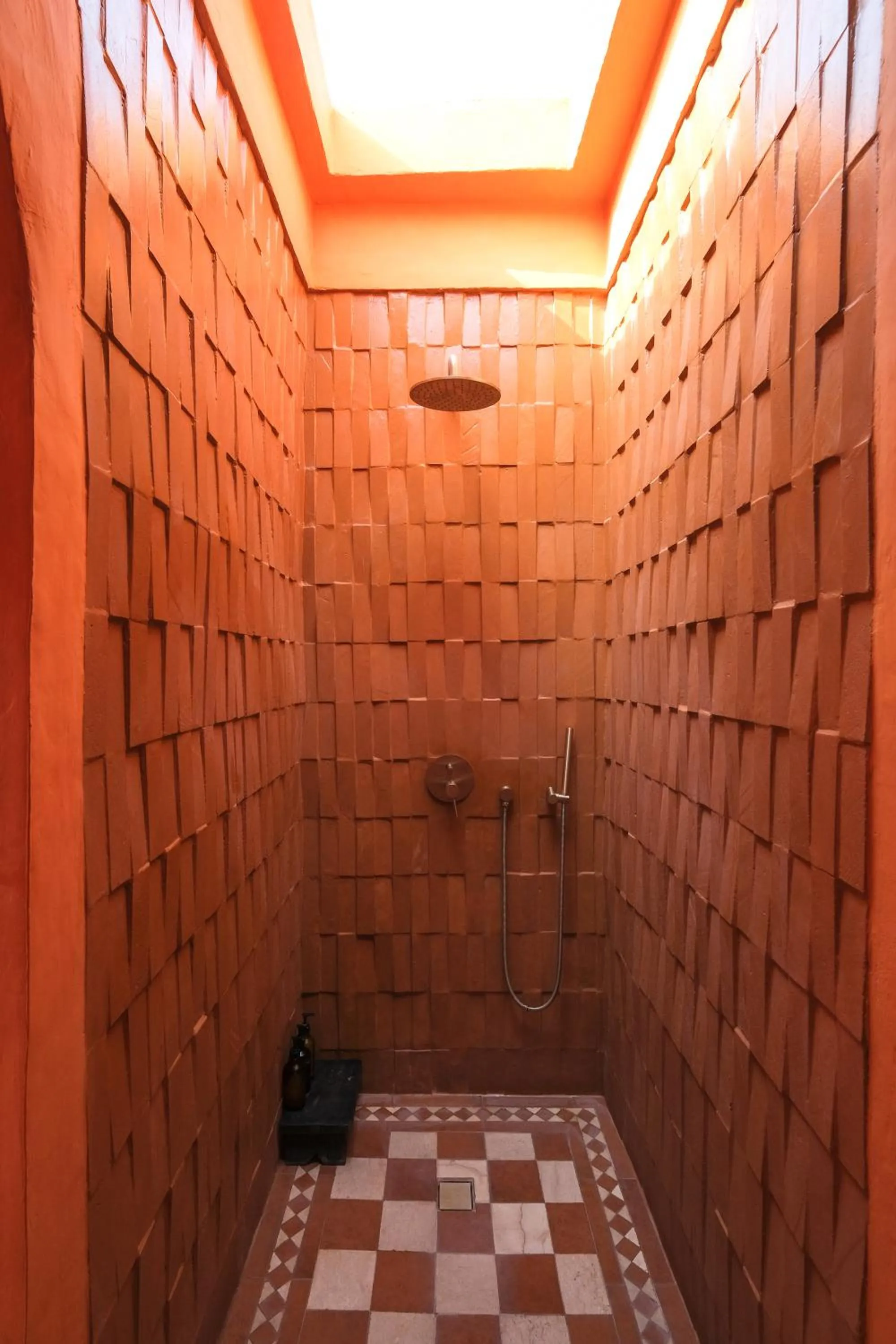 Shower in El Barrio Boutique Hotel & Bar