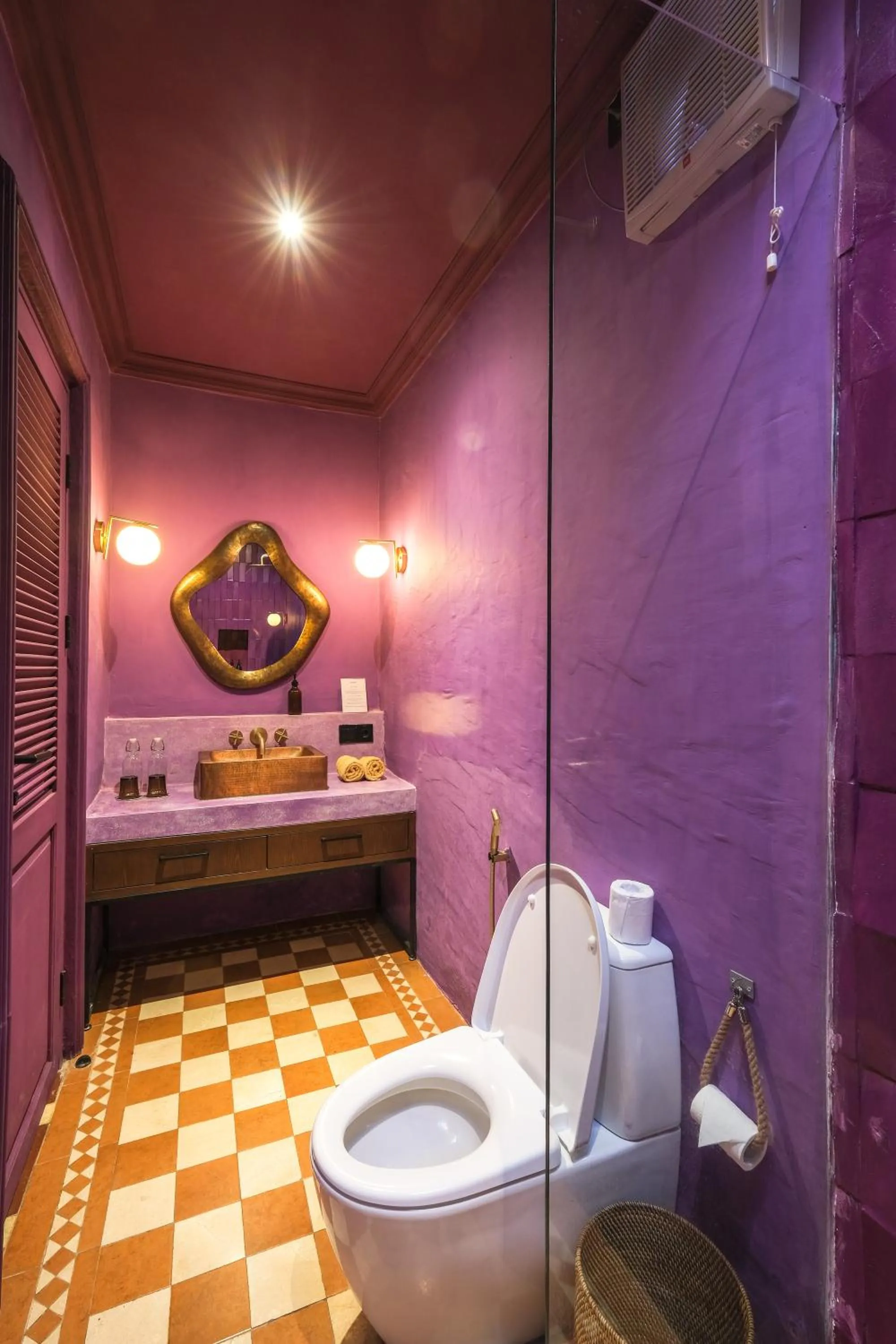 Bathroom in El Barrio Boutique Hotel & Bar