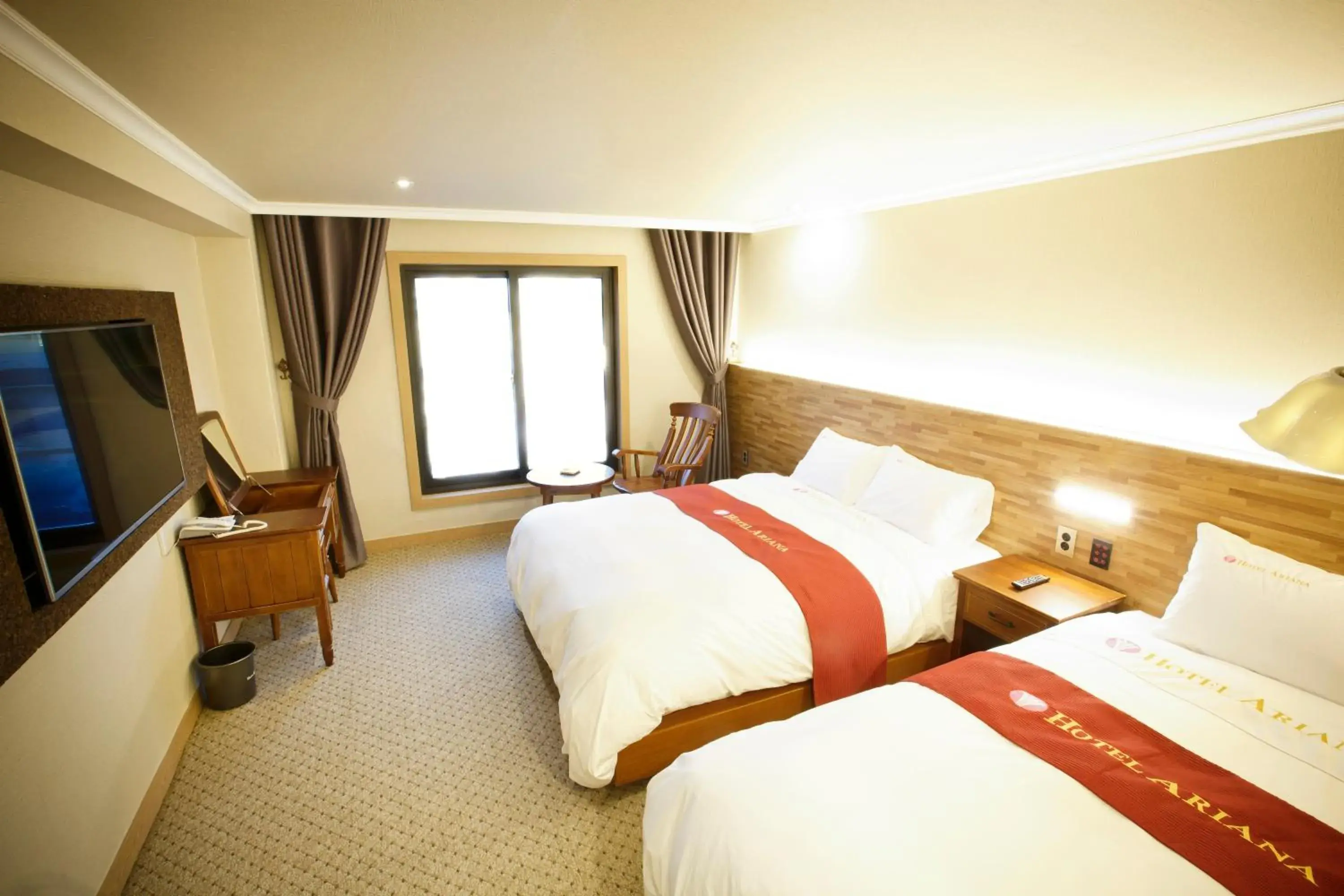 Deluxe Twin Room in Ariana Hotel Deluxe Twin Room in Ariana Hotel