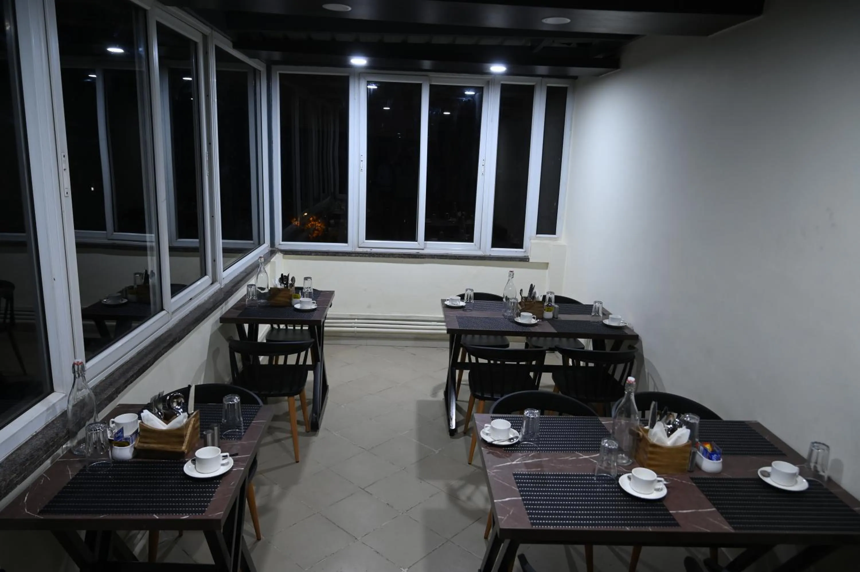Restaurant/places to eat in RAJKIYAM - A Business Hotel