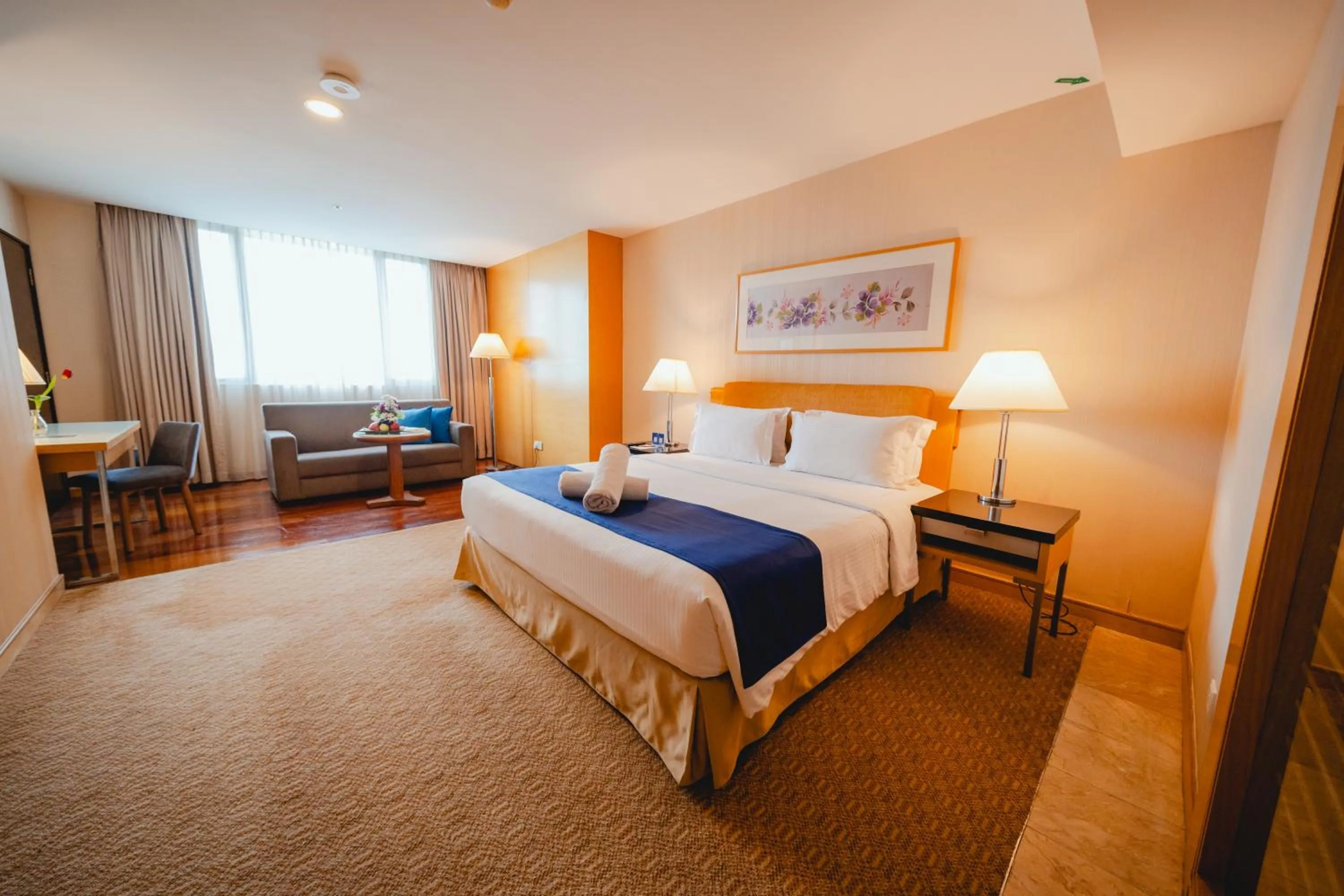 Bedroom, Bed in Royale Chulan The Curve