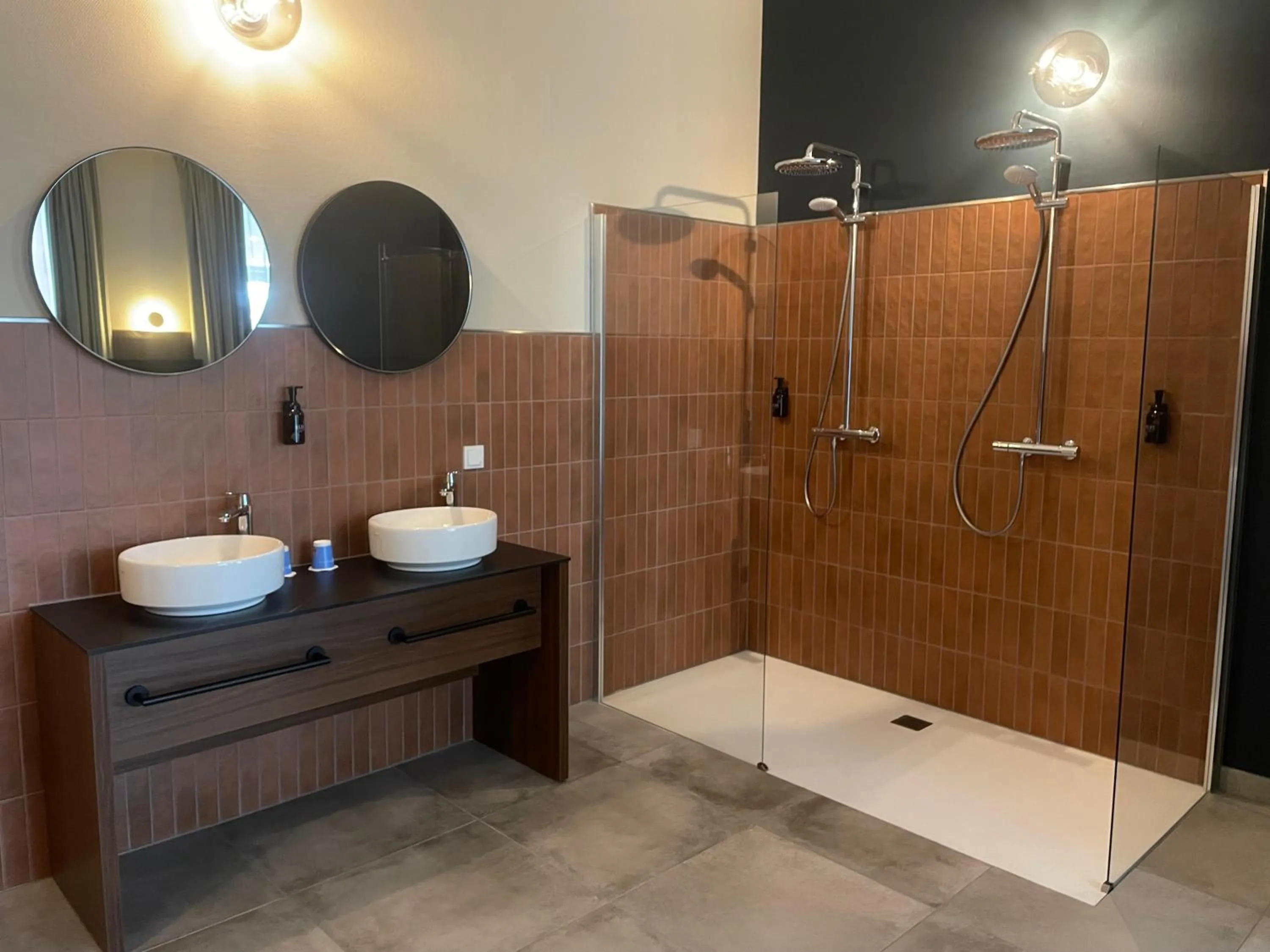 Shower in Fletcher Hotel Paleis Stadhouderlijk Hof