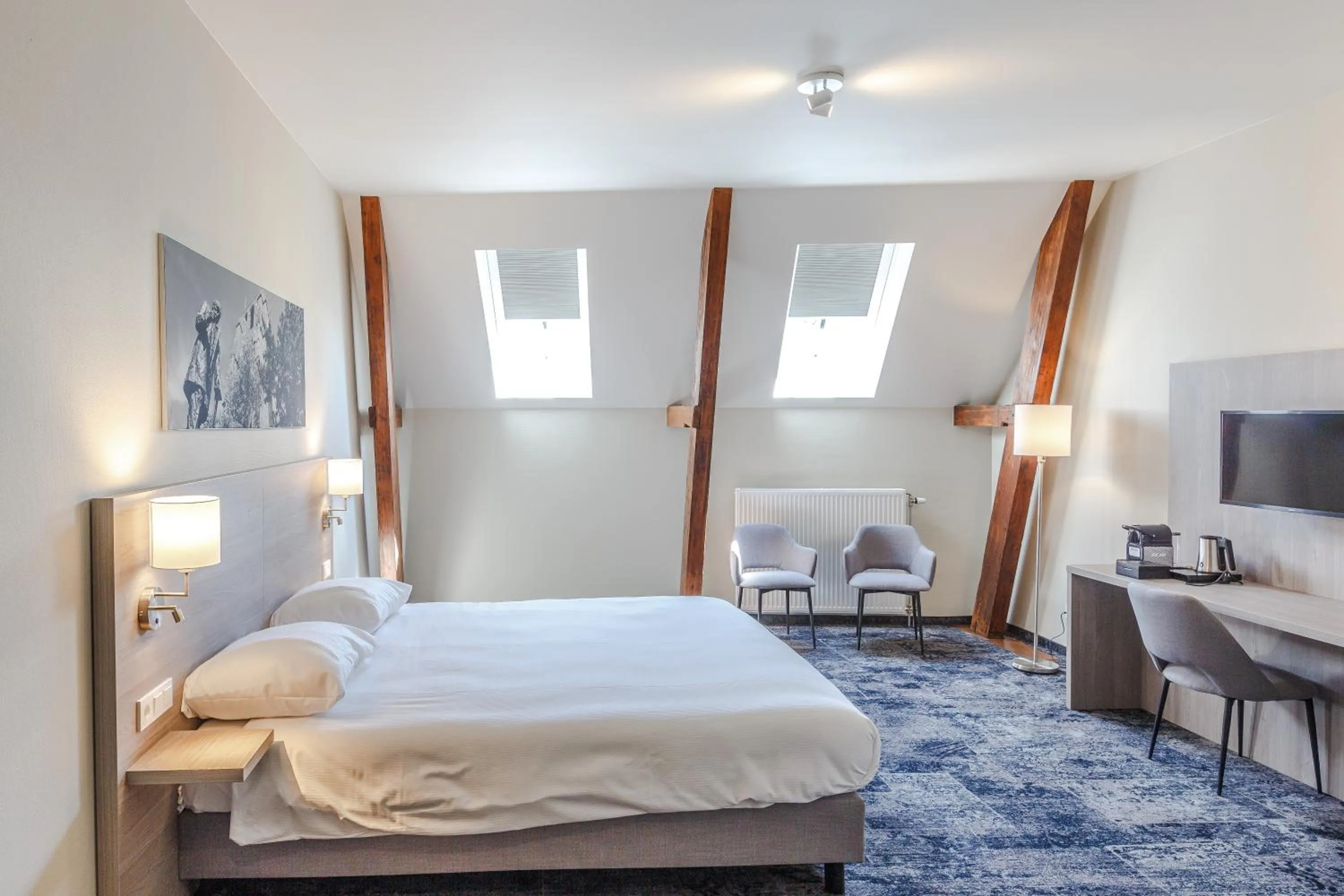 Photo of the whole room, Bed in Fletcher Hotel Paleis Stadhouderlijk Hof